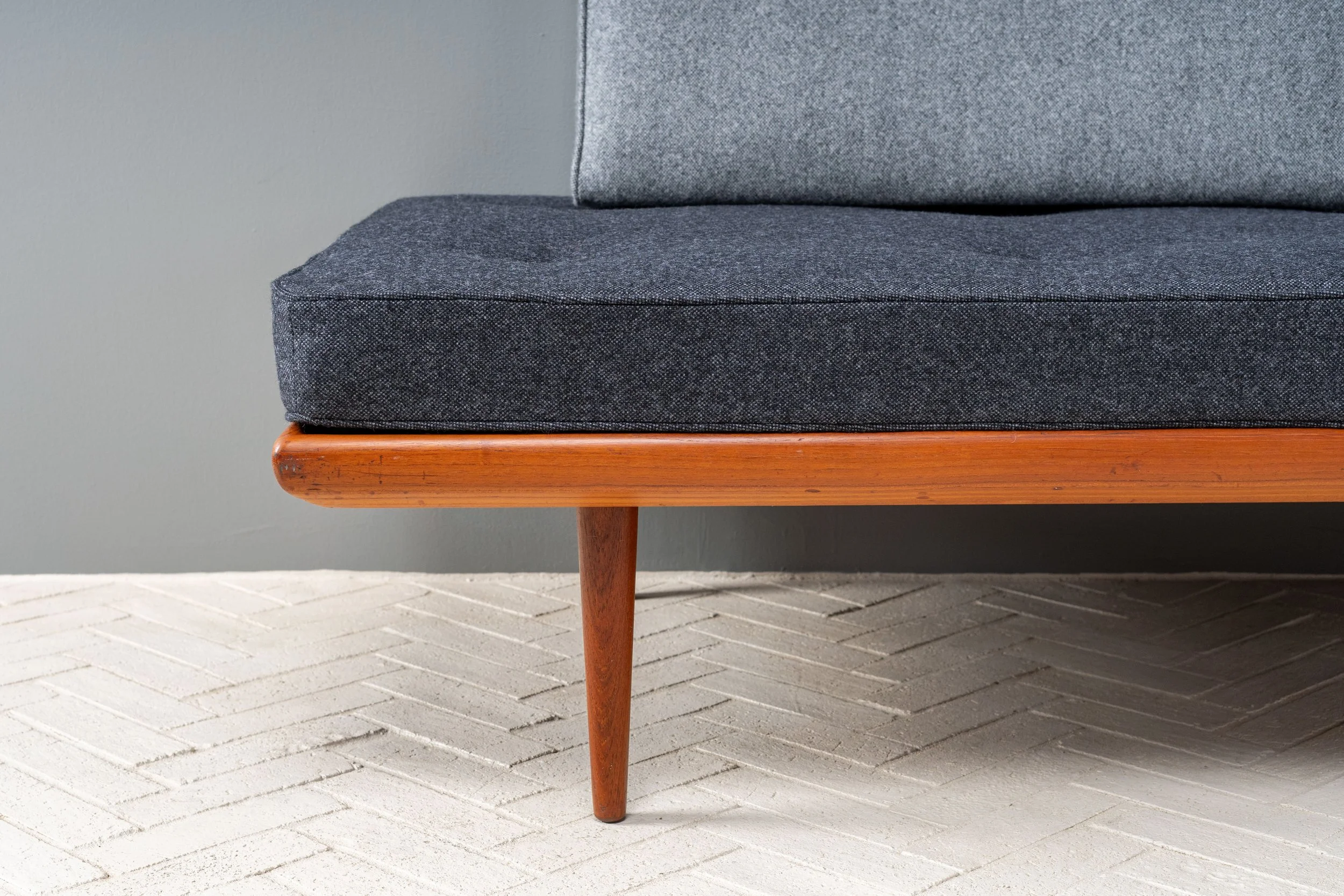 peter-hvidt-teak-daybed-resideinc-14.jpg