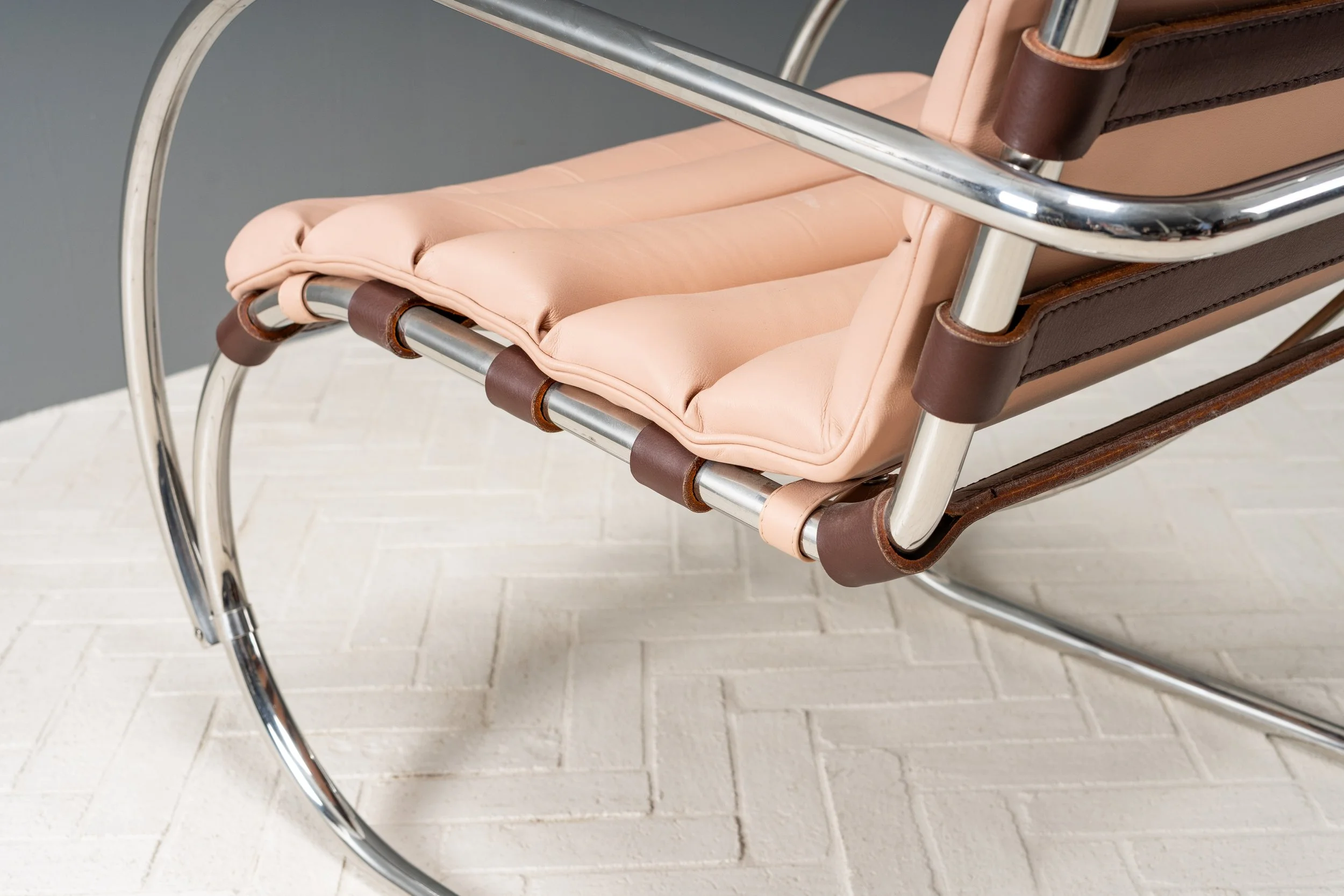 pair-of-knoll-mr-chairs-resideinc-20.jpg
