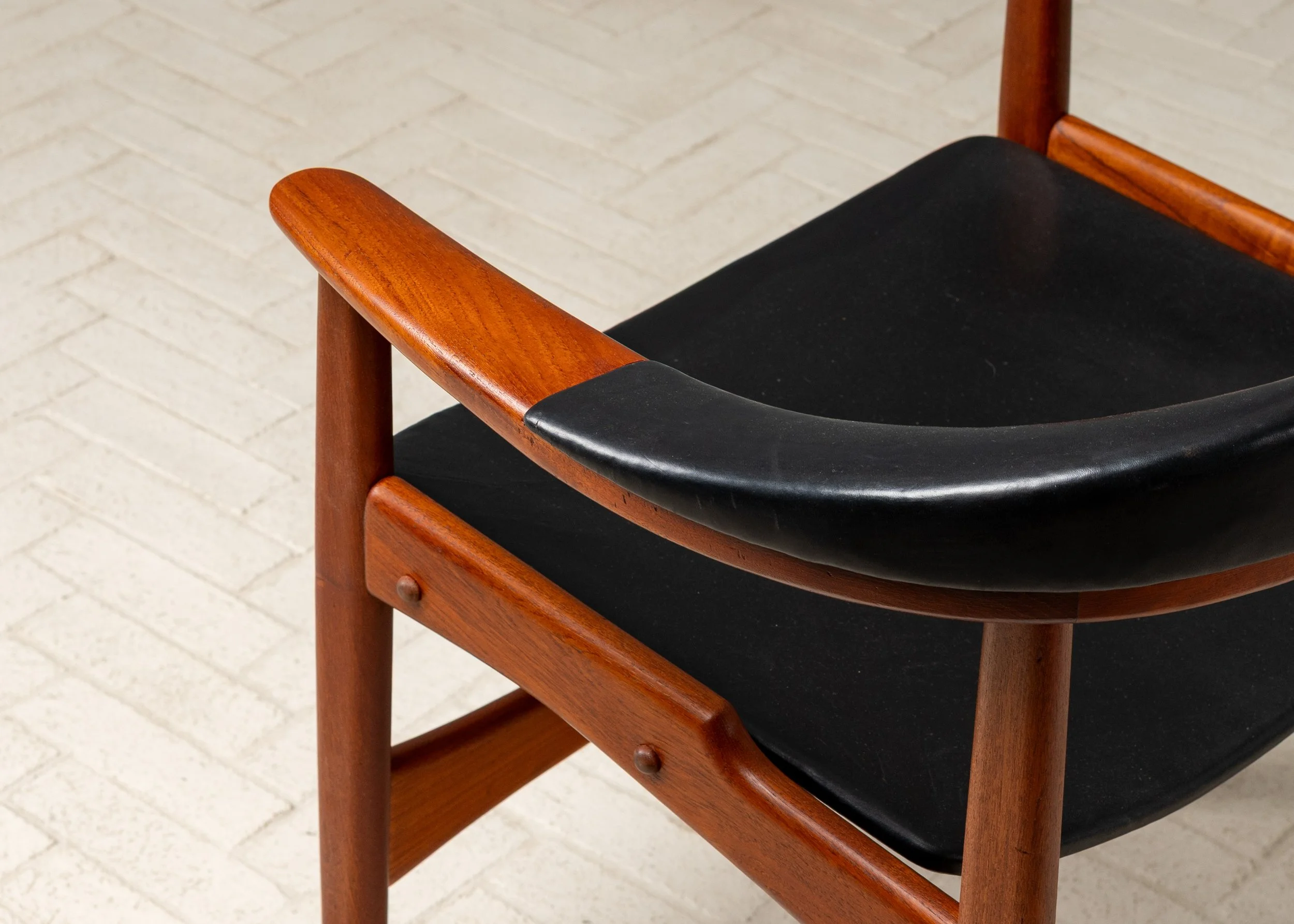 arne-hovmand-olsen-jutex-model-171-armchair-reside-inc-9.jpg