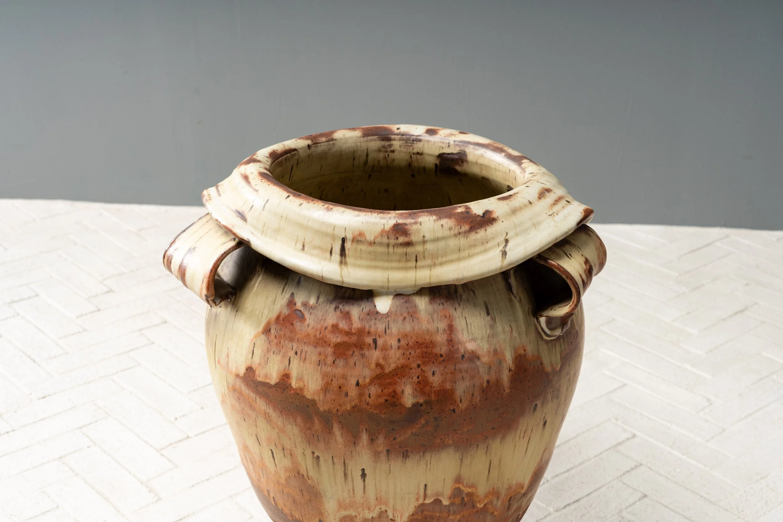 large-ceramic-planter-resideinc-16.jpg