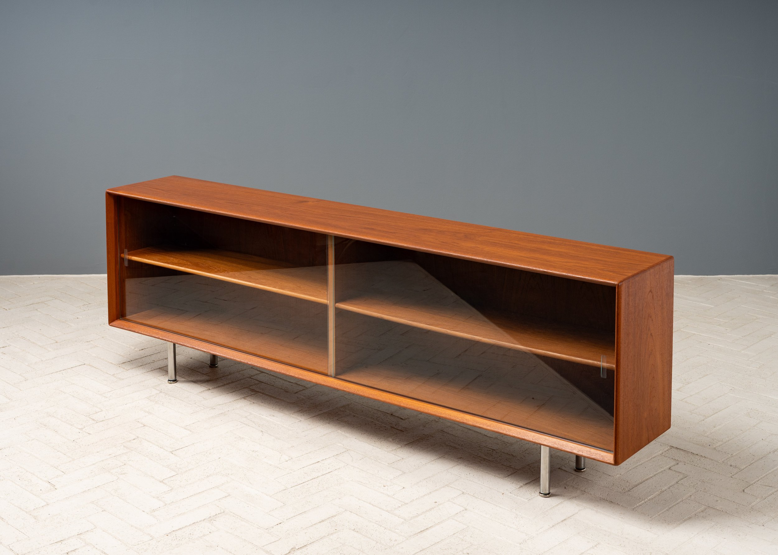 berhard-pedersen-teak-console-resideinc-2.jpg