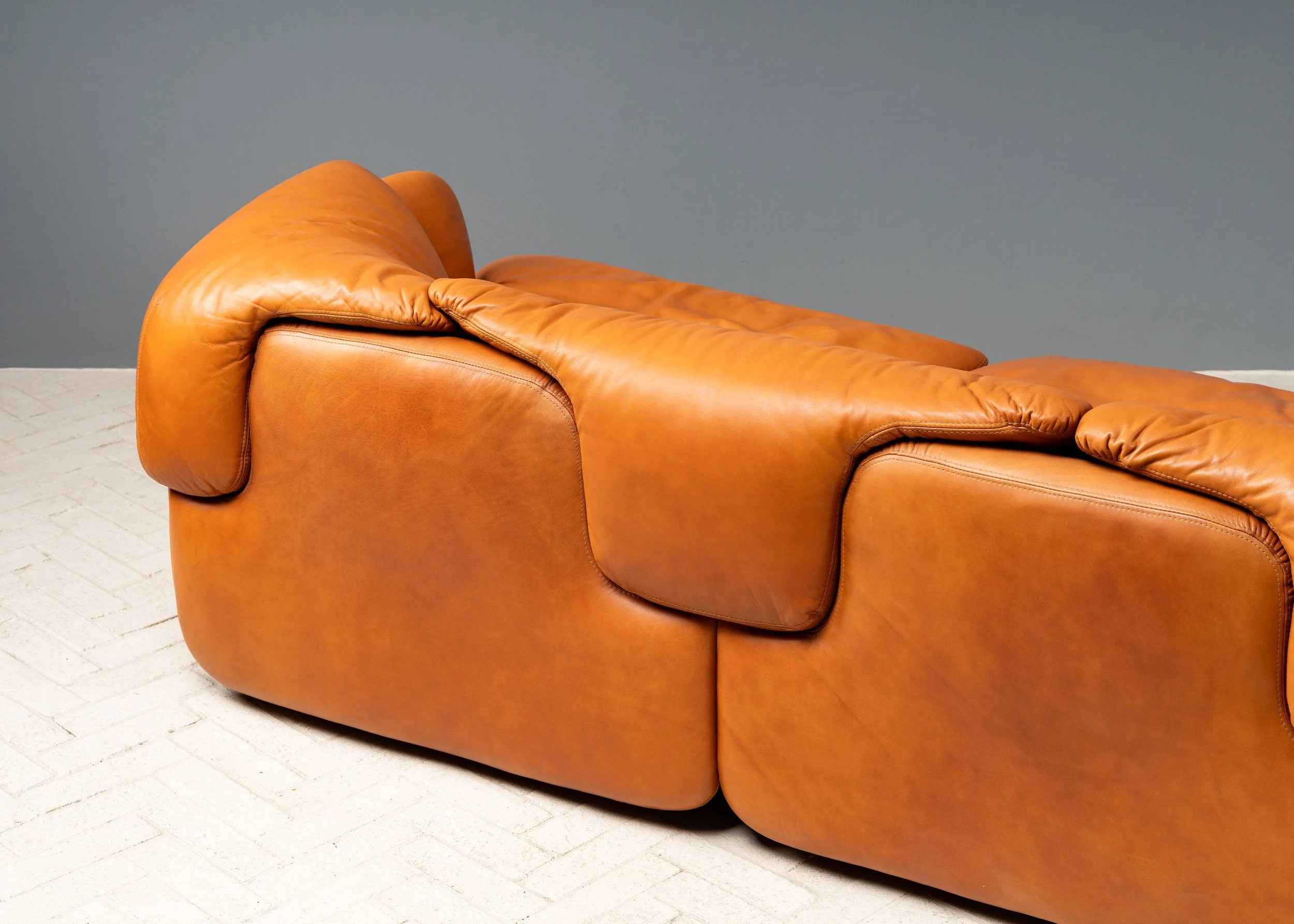saporiti-confidential-cognac-leather-sofa-resideinc-14.jpg