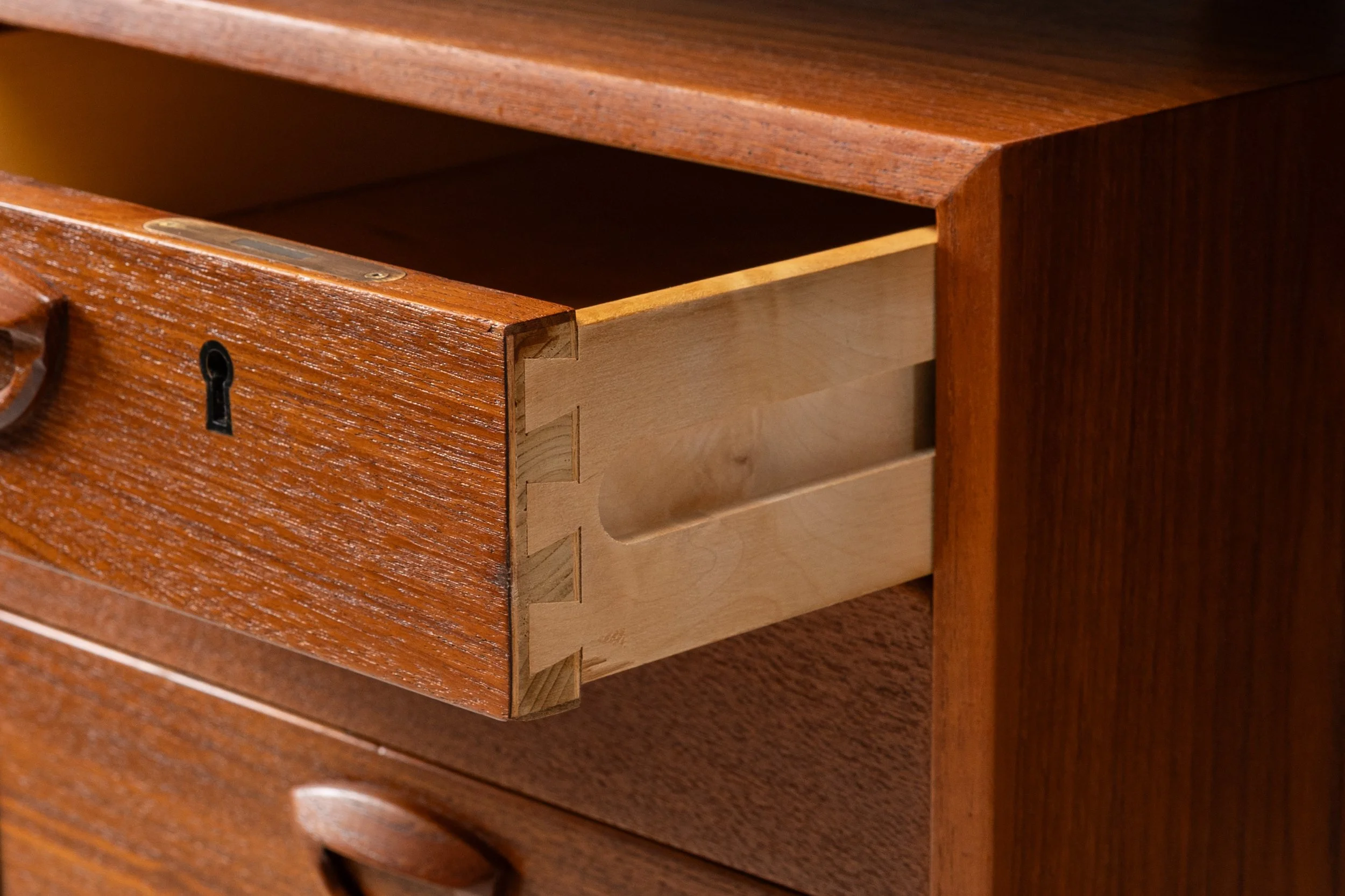 kai-kristiansen-teak-desk-resideinc-16.jpg