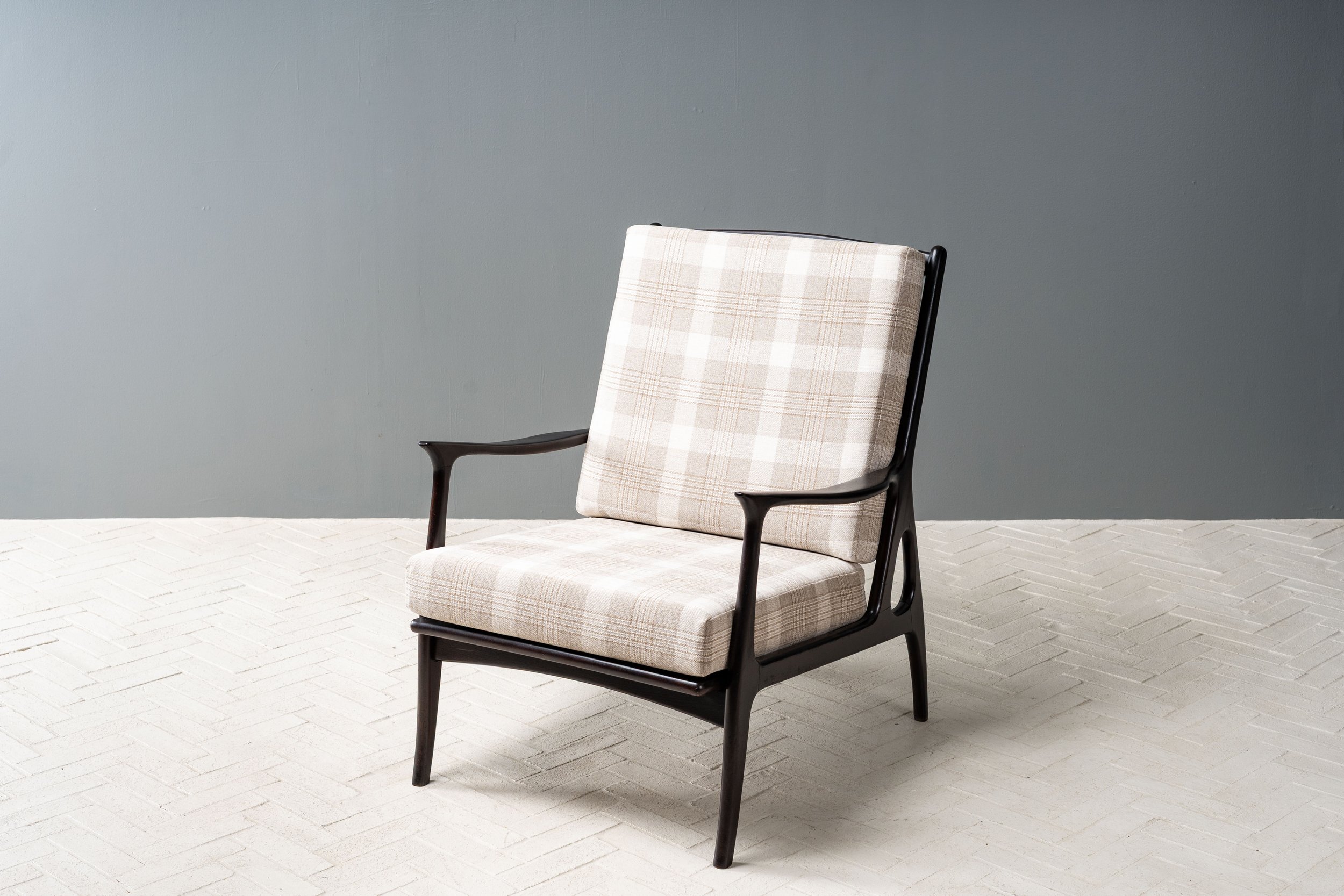 otto-gerdau-open-frame-lounge-chairs-resideinc-5.jpg