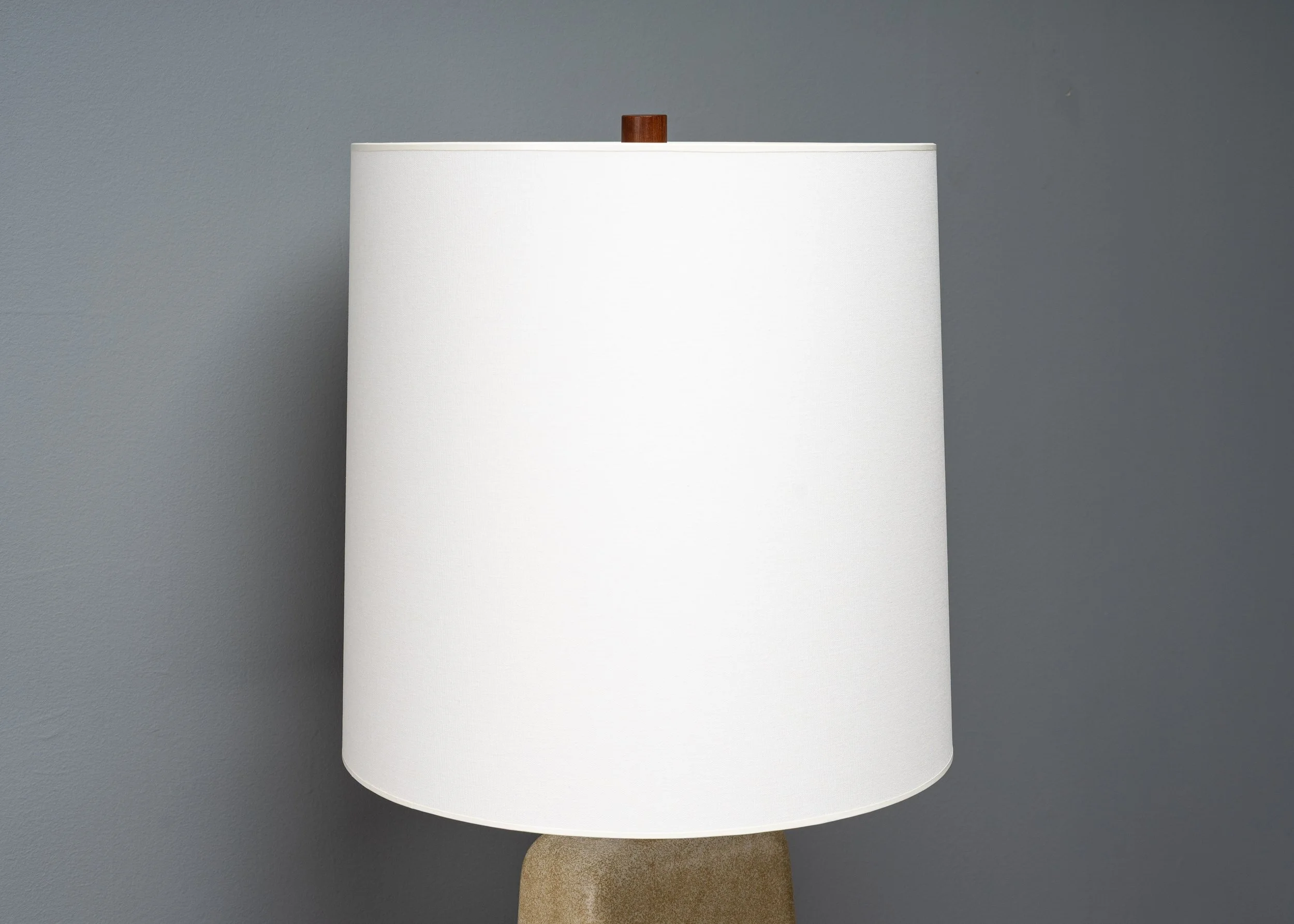 large-jane-gordon-martz-table-lamp-resideinc-4.jpg