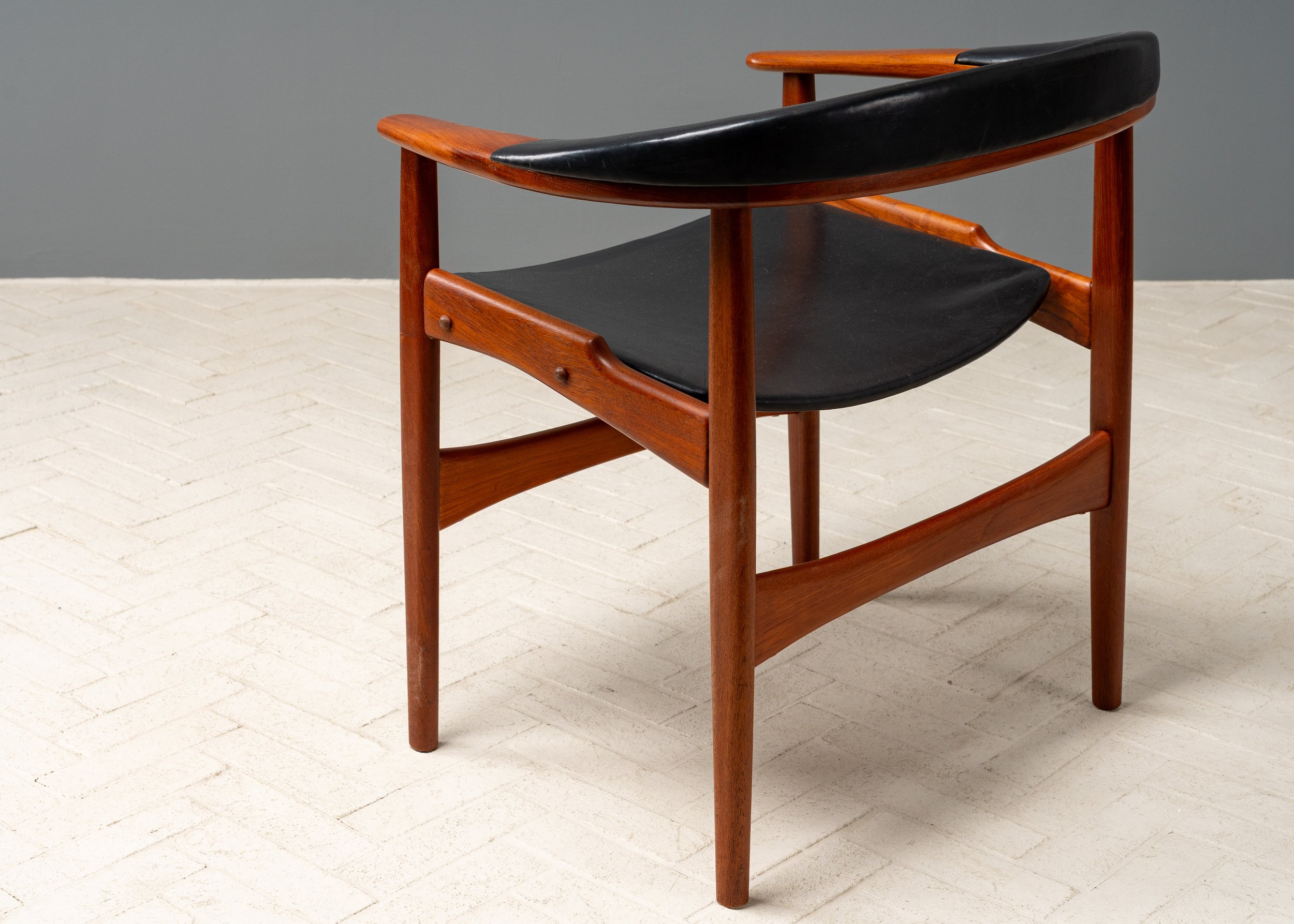 arne-hovmand-olsen-jutex-model-171-armchair-reside-inc-7.jpg