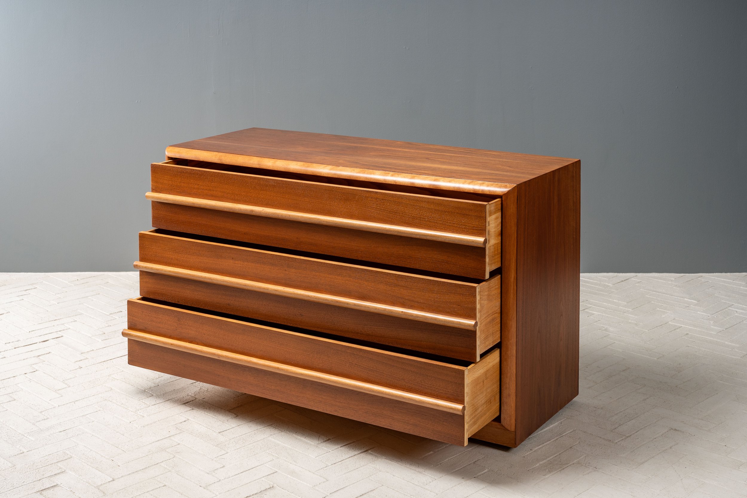 th-robsjohn-gibbings-walnut-chest-resideinc-7.jpg