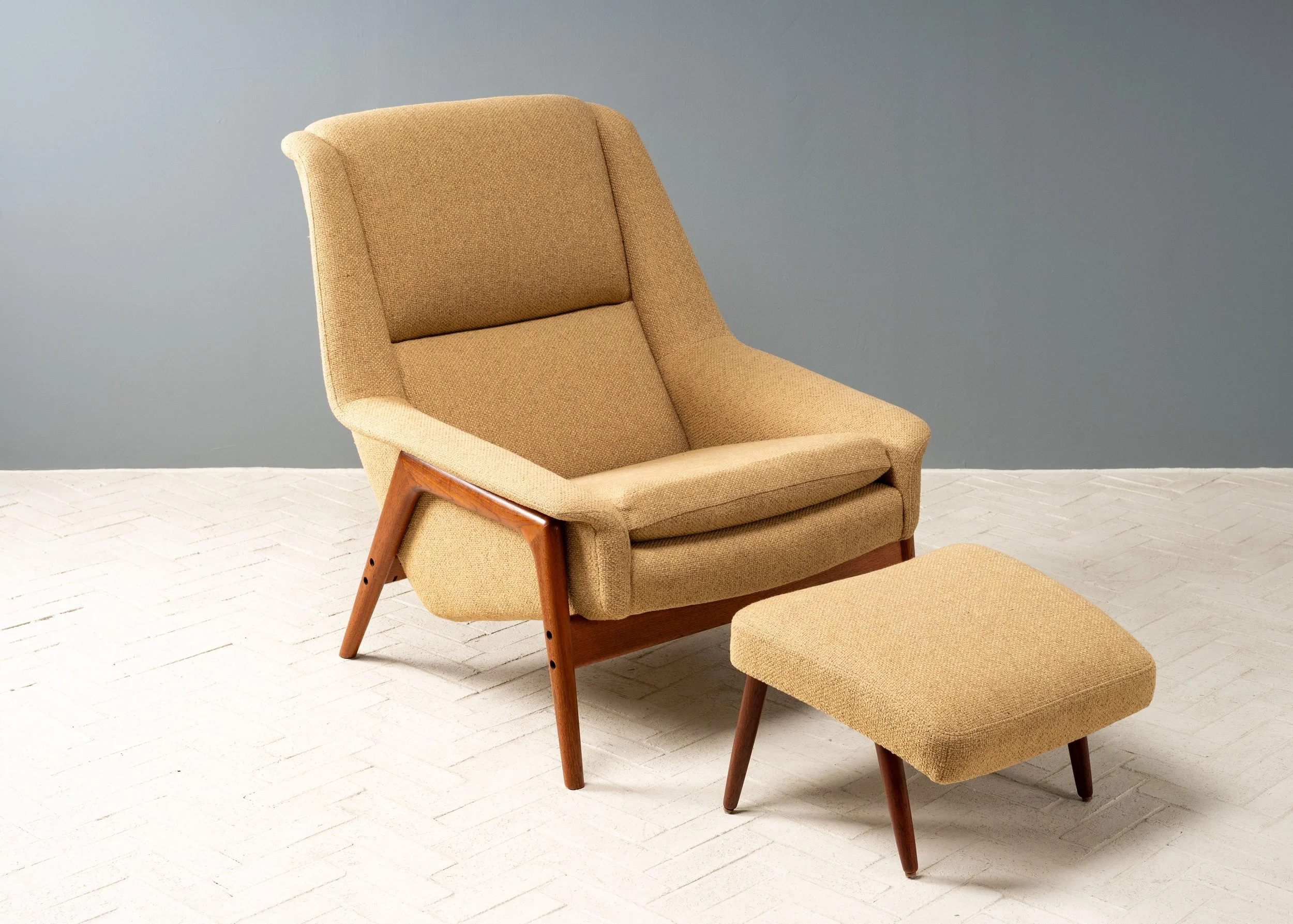 folke-ohlsson-dux-lounge-chair-ottoman-resideinc-5.jpg
