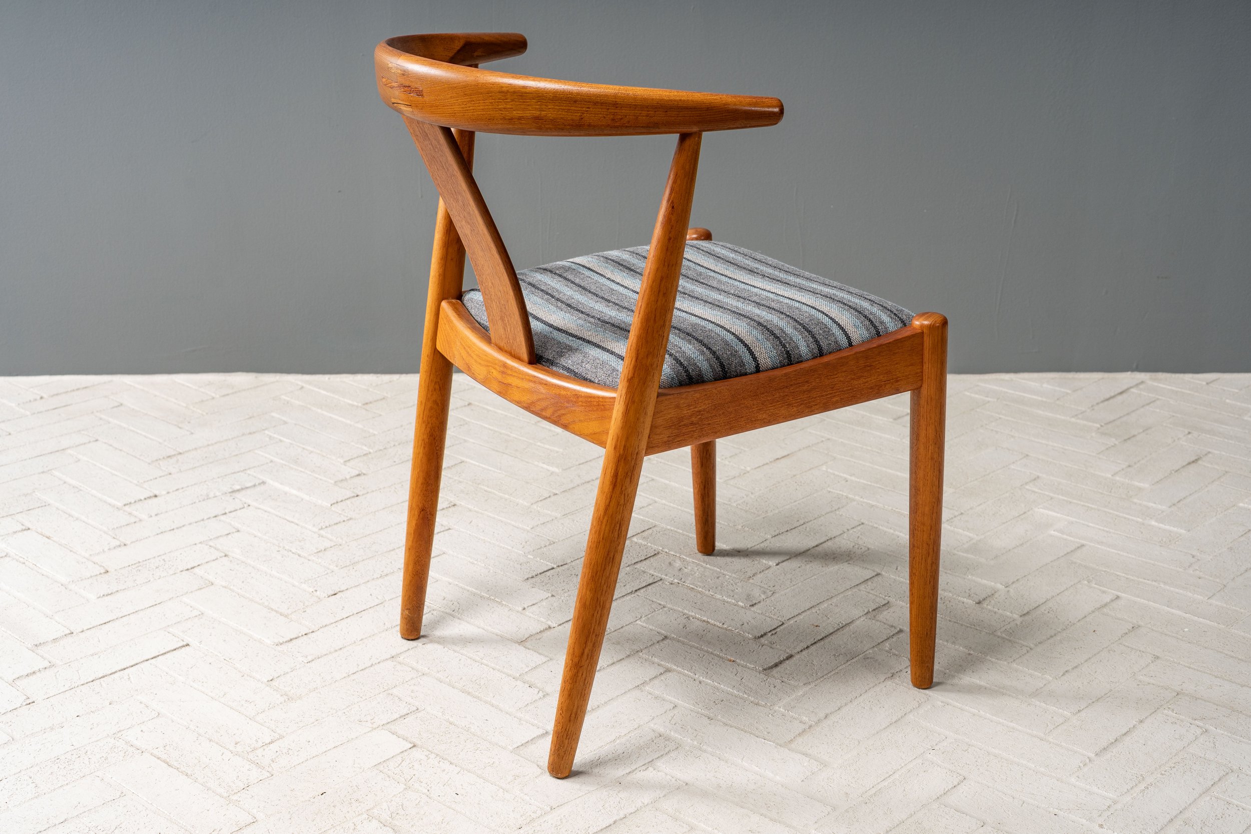 set-of-6-dyrlund-teak-dining-chairs-resideinc-17.jpg
