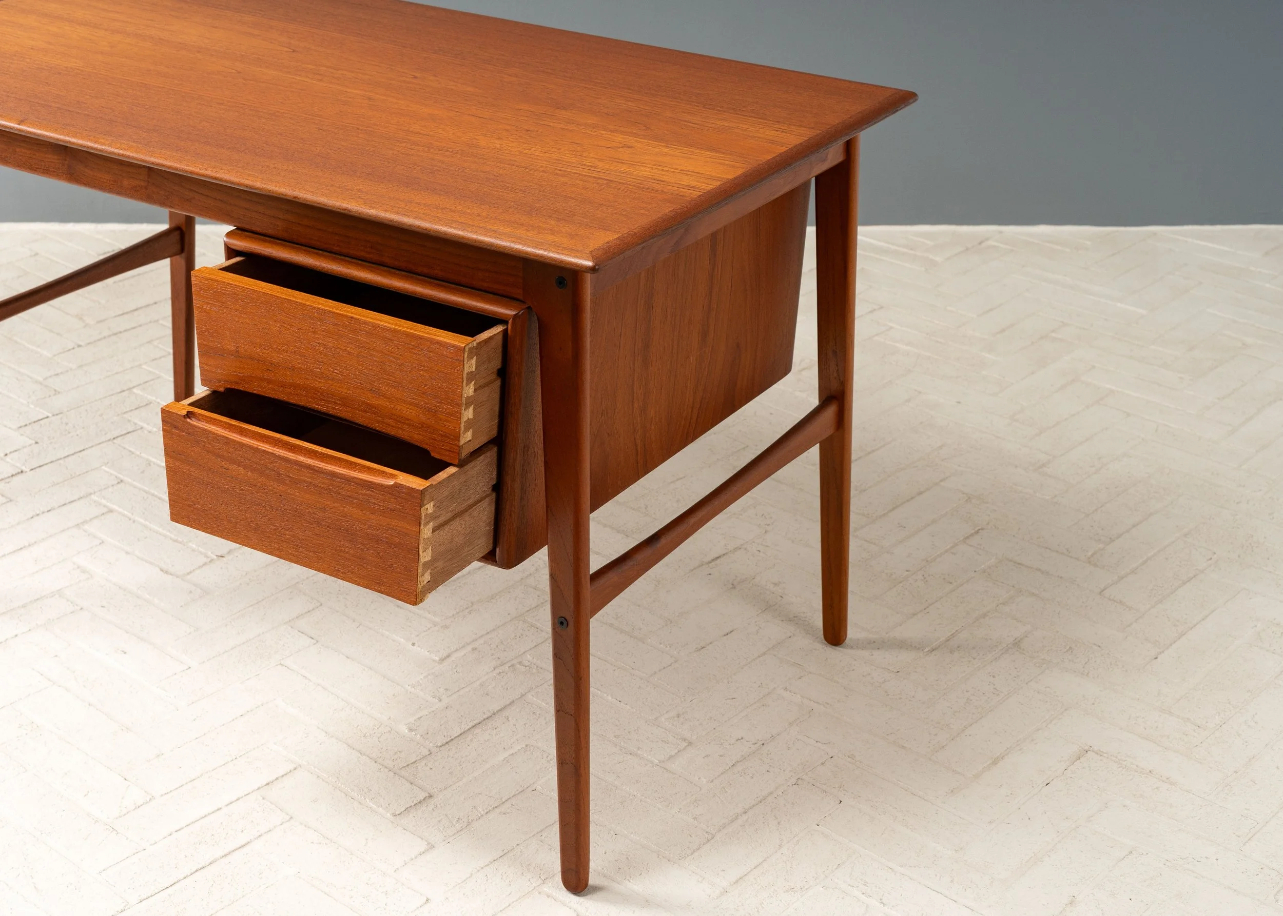 aksel-boll-jensen-expandable-teak-desk-resideinc-16.jpg