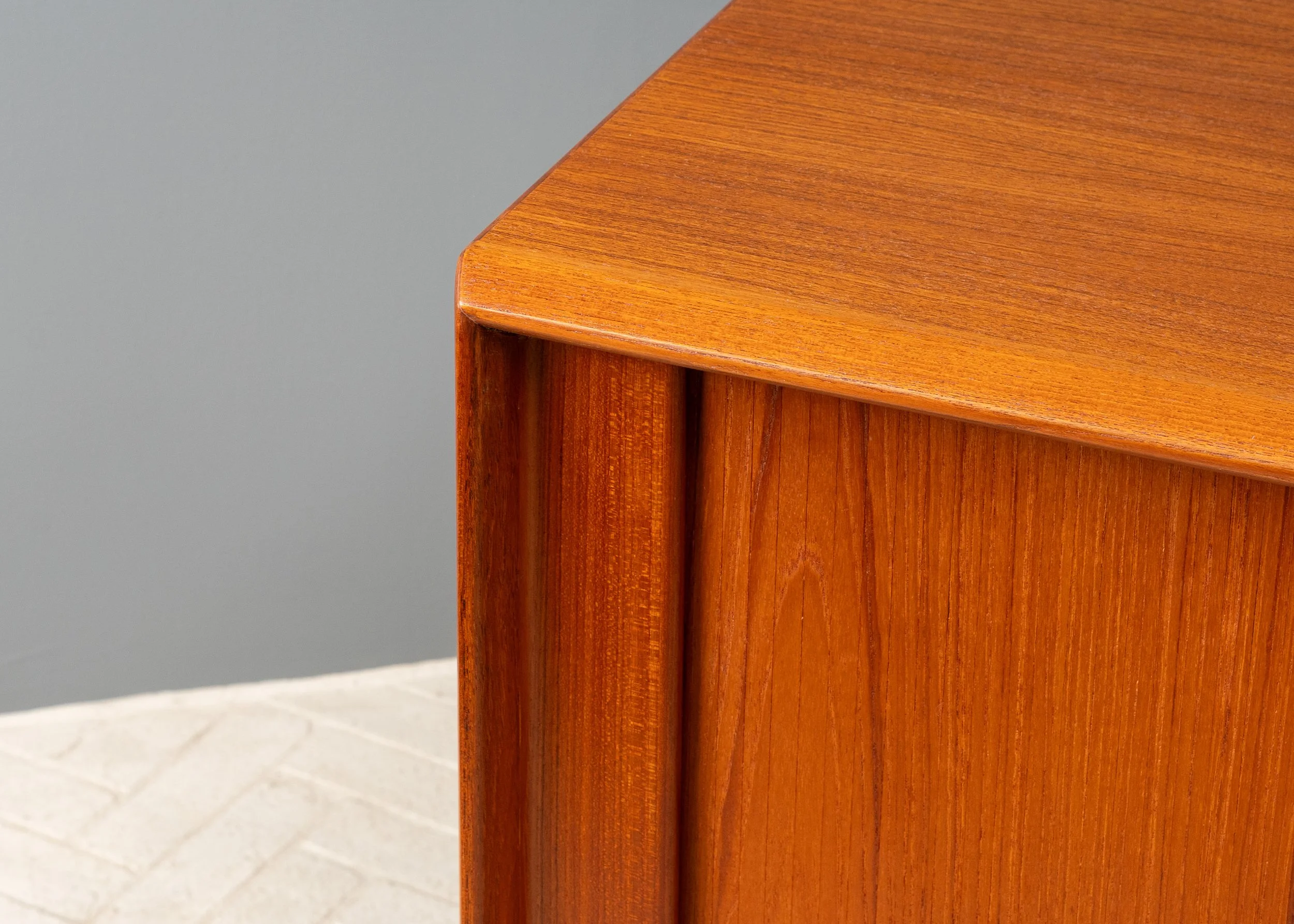 bernhard-pedersen-long-teak-sideboard-resideinc-20.jpg