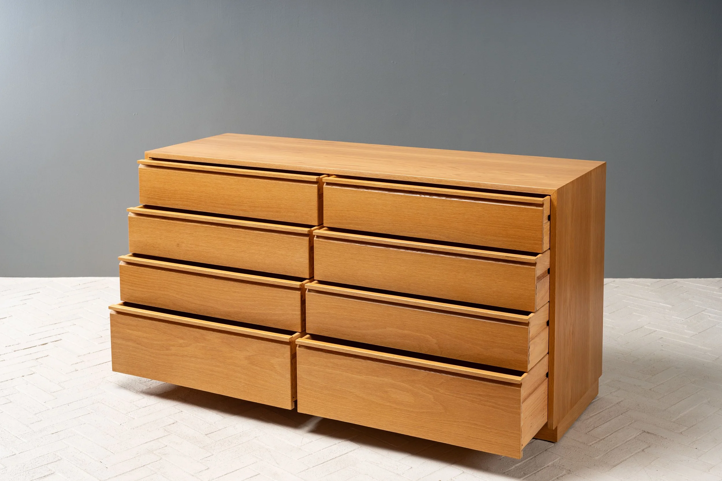 charles-webb-sixties-series-oak-chest-aug2025-resideinc-4.jpg