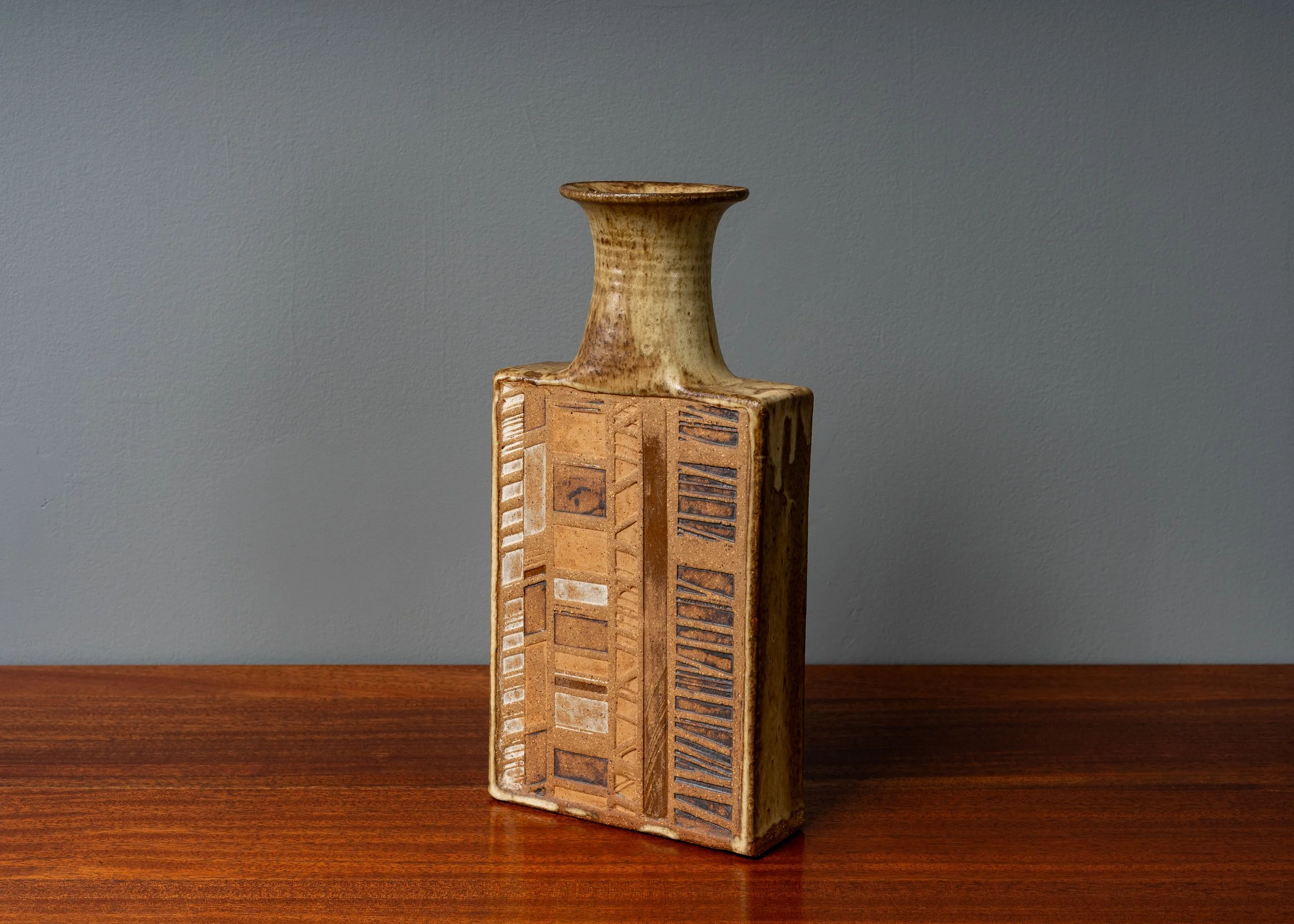 william-wyman-large-ceramic-slab-vase-reside-inc-4.jpg