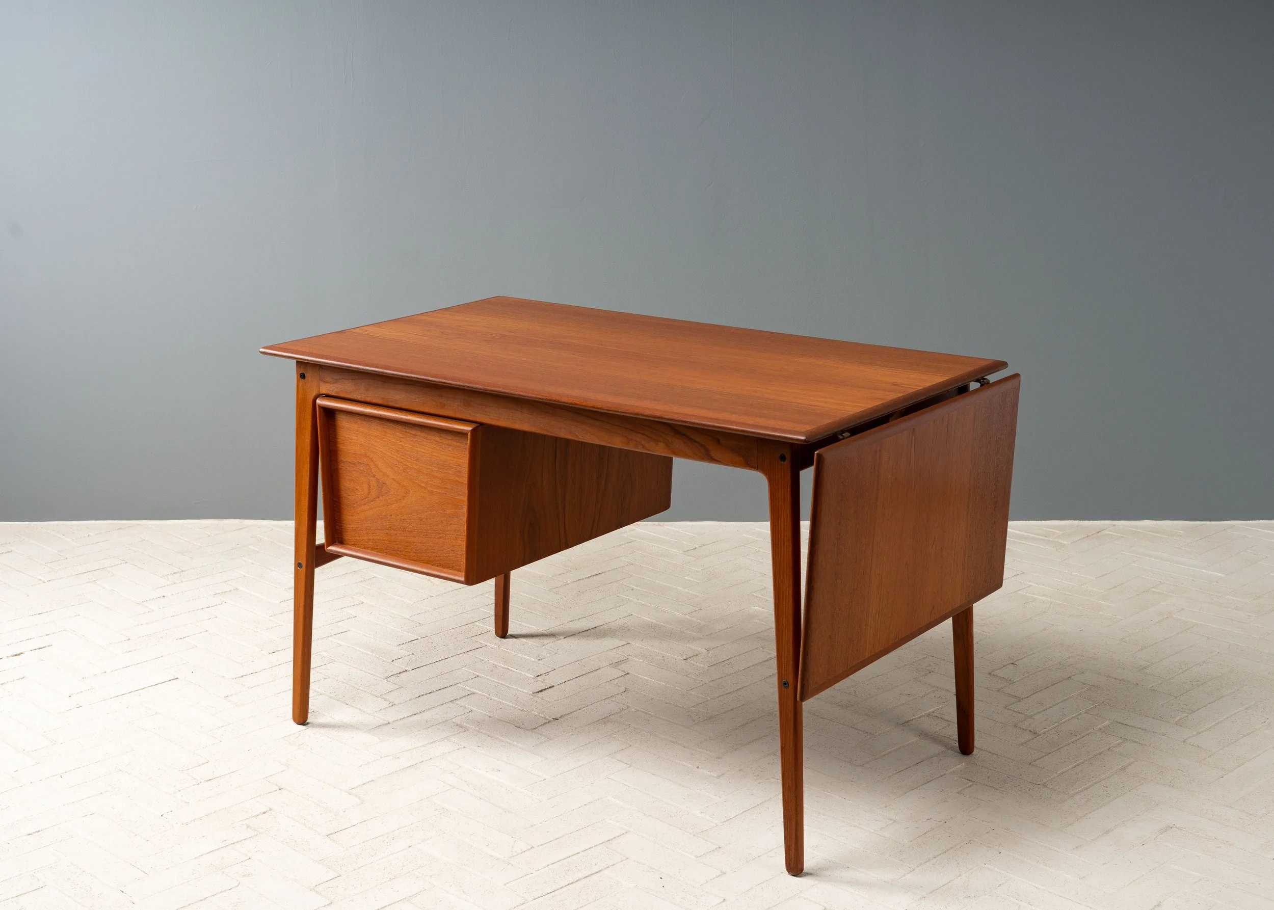 aksel-boll-jensen-expandable-teak-desk-resideinc-17.jpg