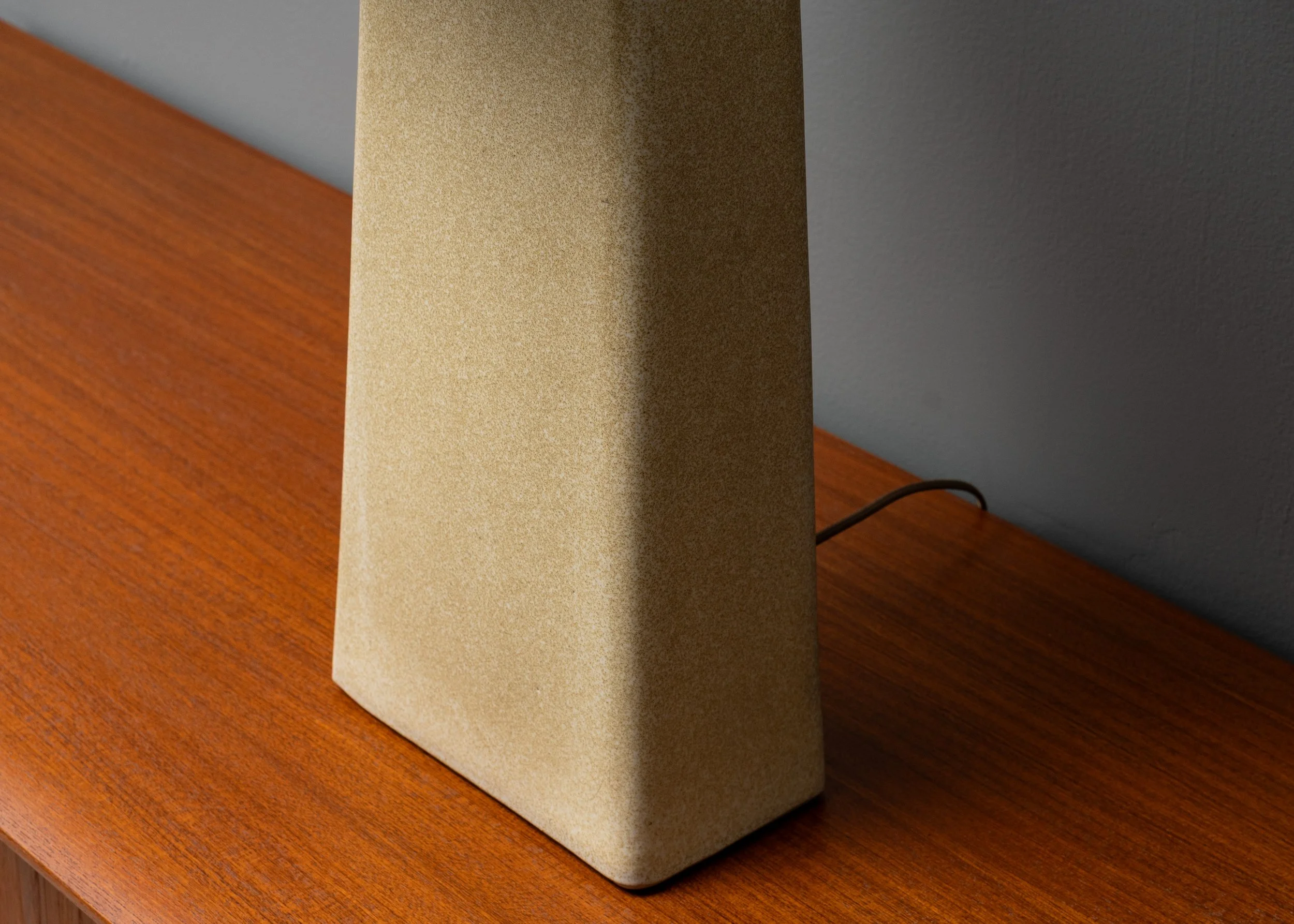 large-jane-gordon-martz-table-lamp-resideinc-11.jpg