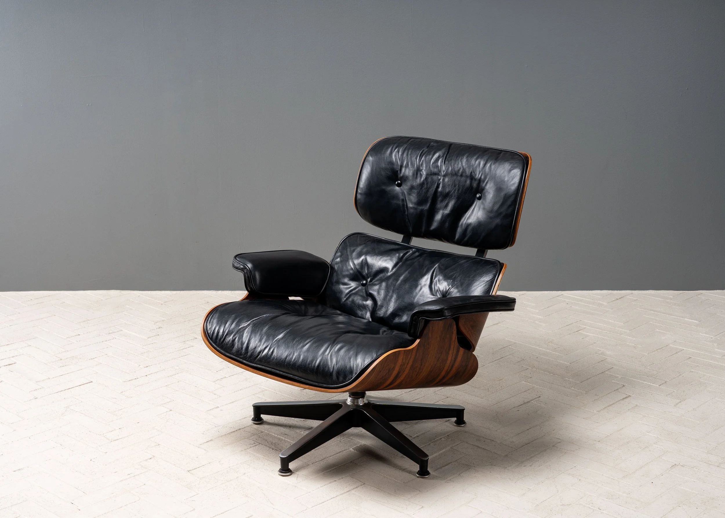 eames-rosewood-lounge-chair-and-ottoman-resideinc-8.jpg