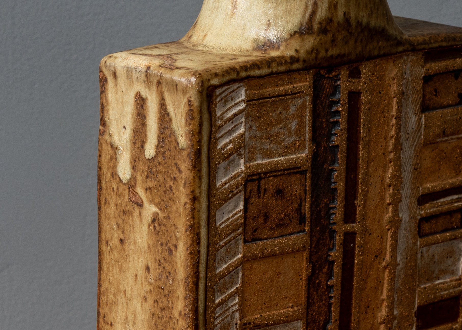william-wyman-large-ceramic-slab-vase-reside-inc-7.jpg