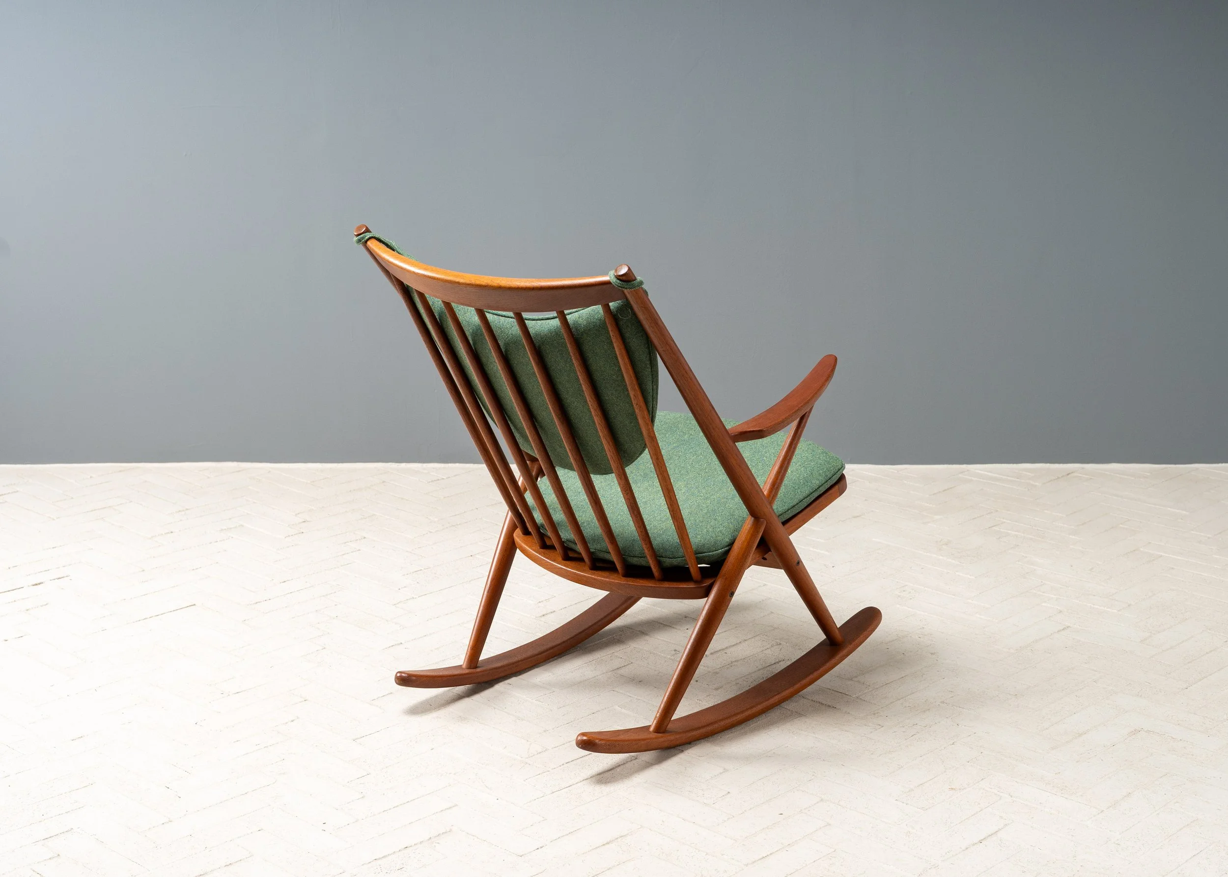 frank-reenskaug-rocking-chair-resideinc-3.jpg