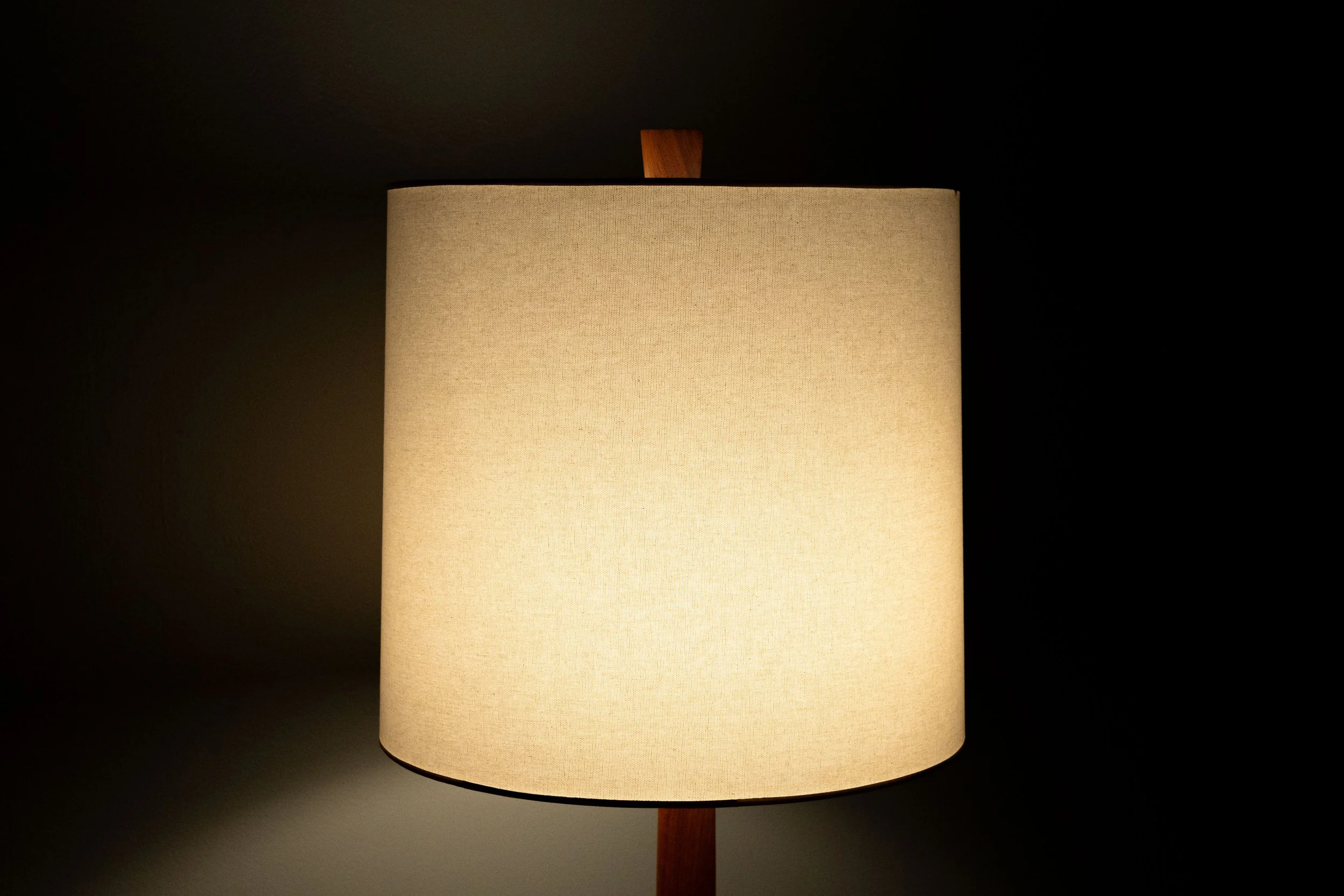 martz-ceramic-table-lamp-resideinc-12.jpg