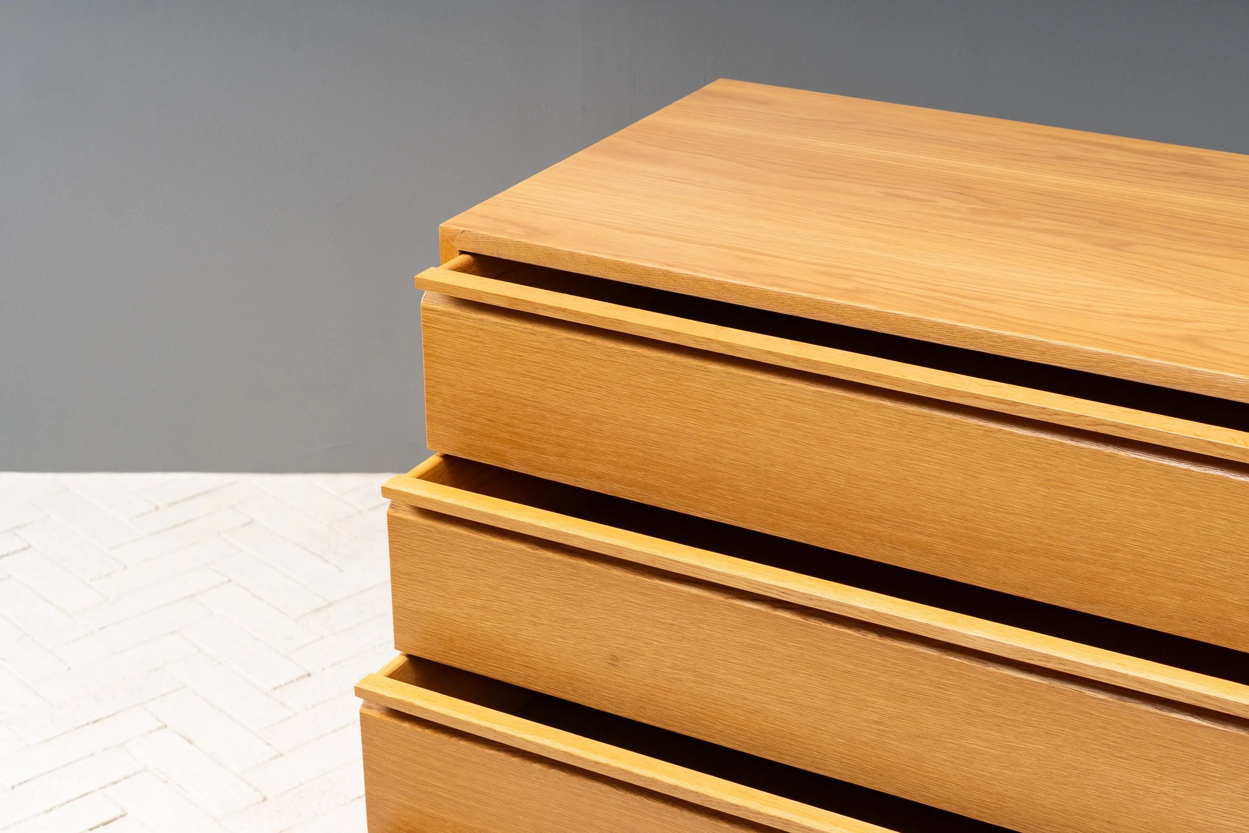 charles-webb-sixties-series-oak-chest-aug2025-resideinc-6.jpg