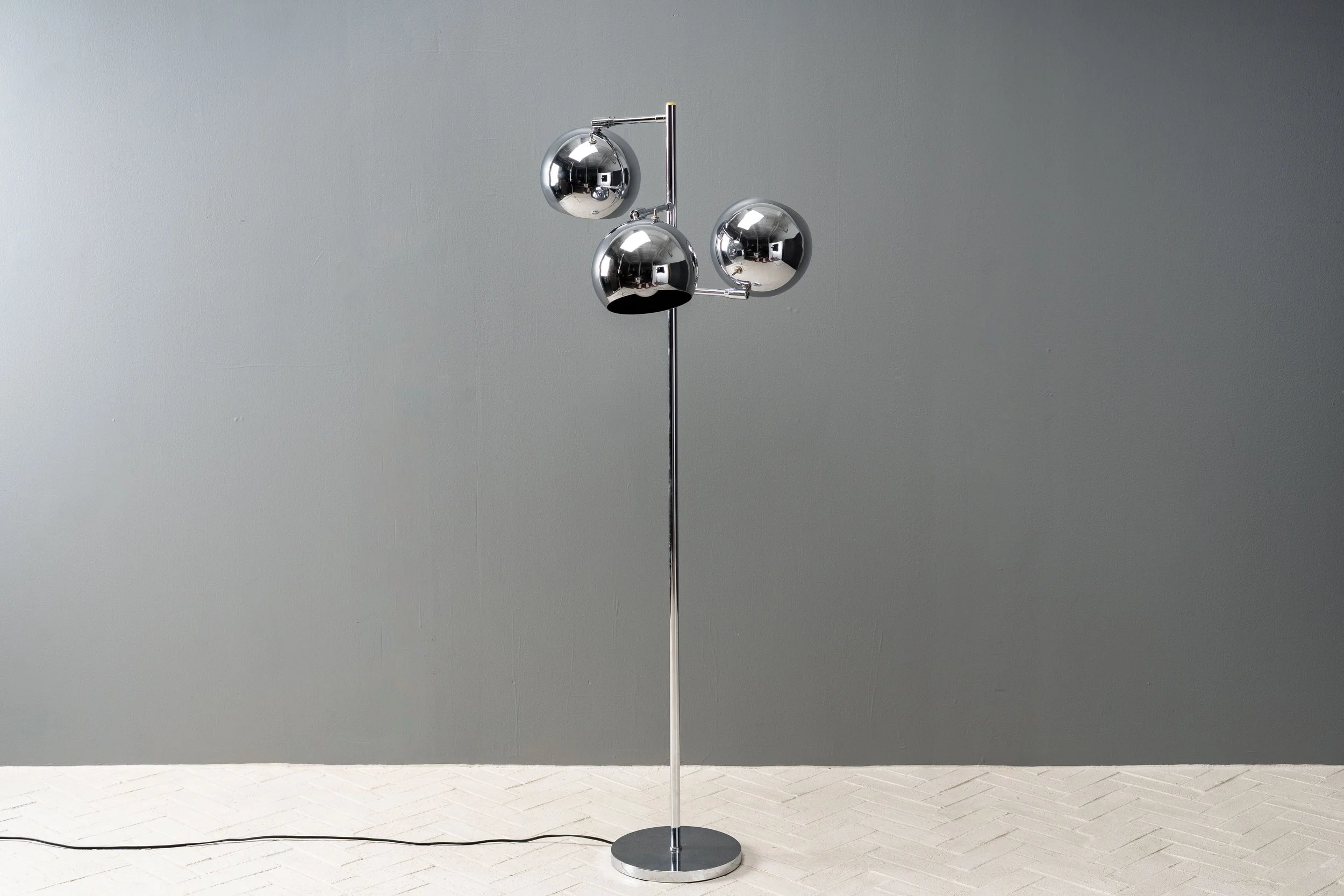 sonneman-chrome-orbiter-floor-lamp-resideinc-9.jpg