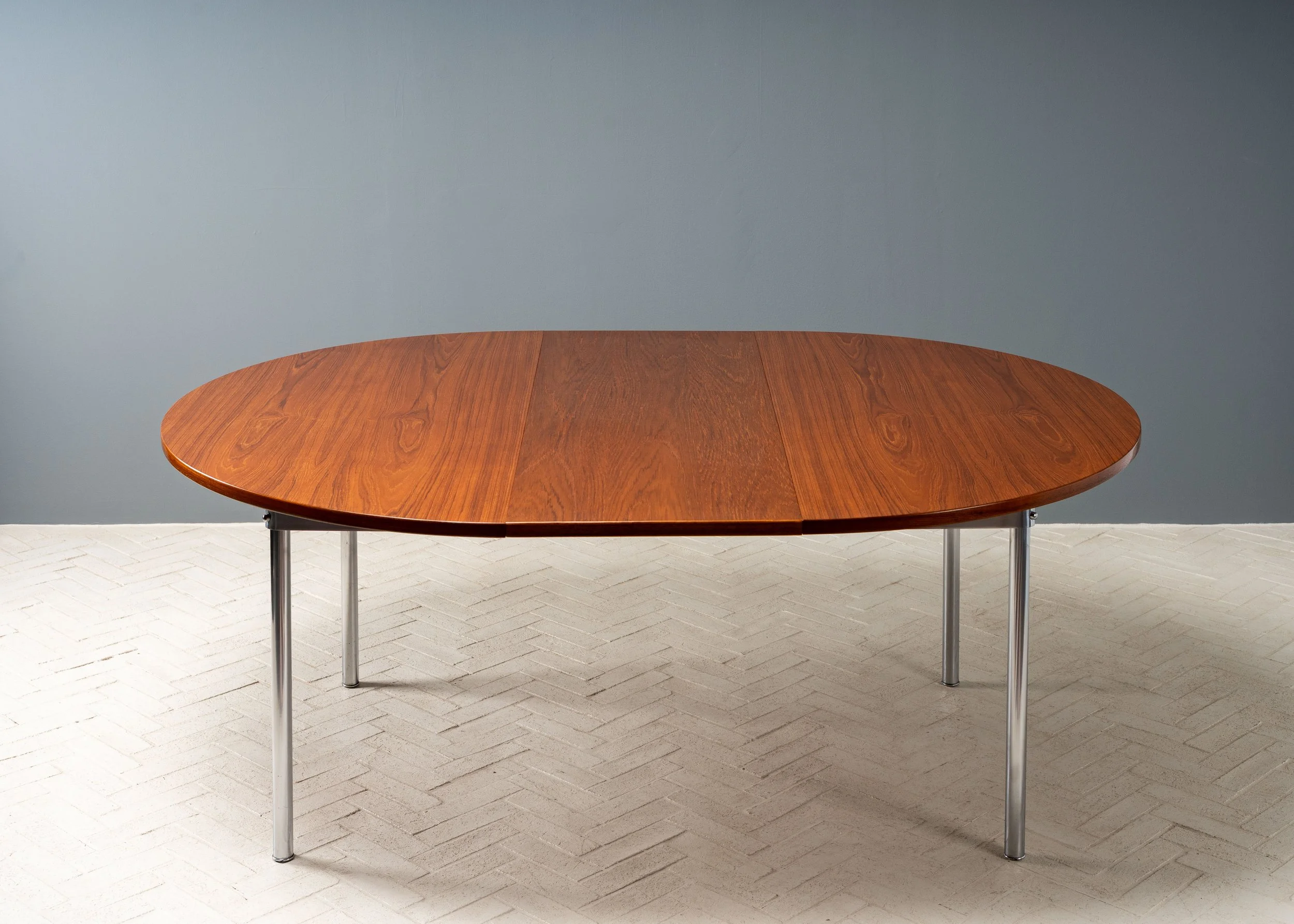 wegner-round-teak-dining-table-resideinc-13.jpg