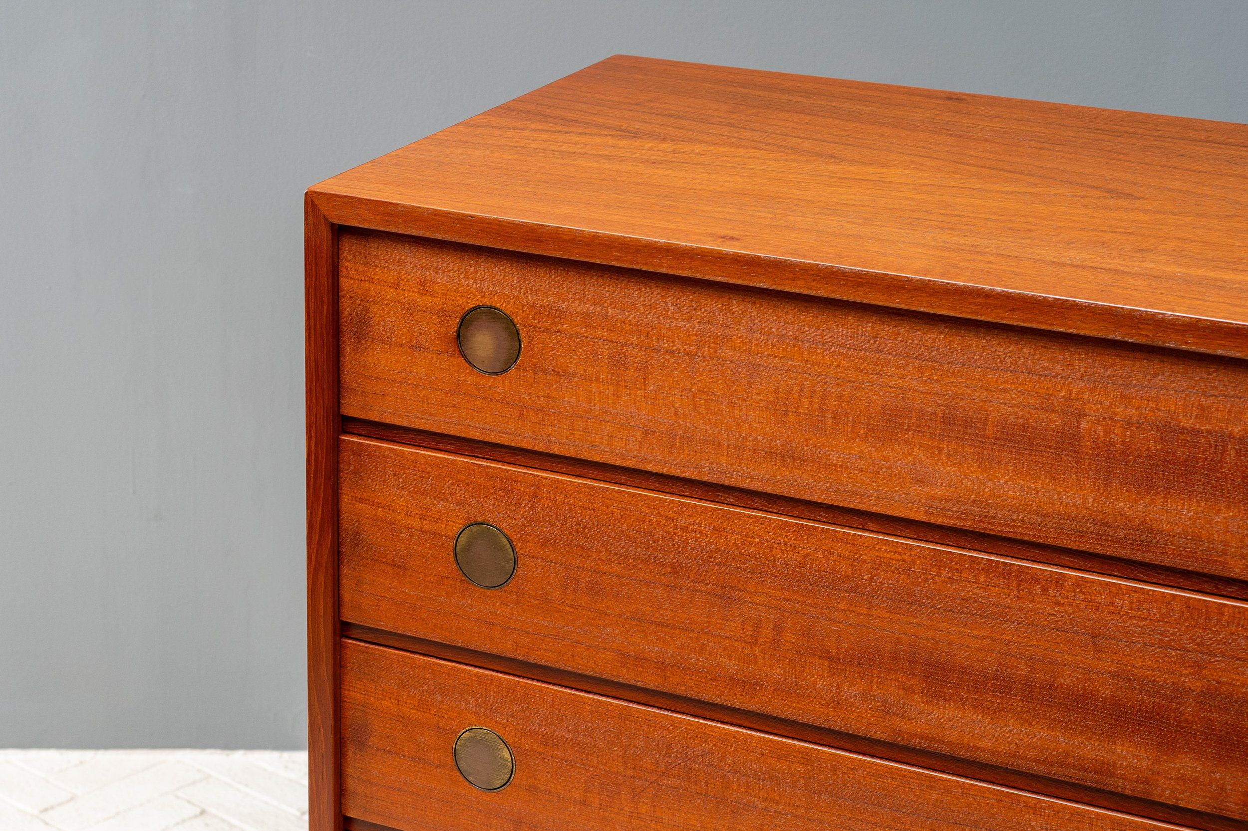 dyrlund-teak-high-chest-resideinc-14.jpg