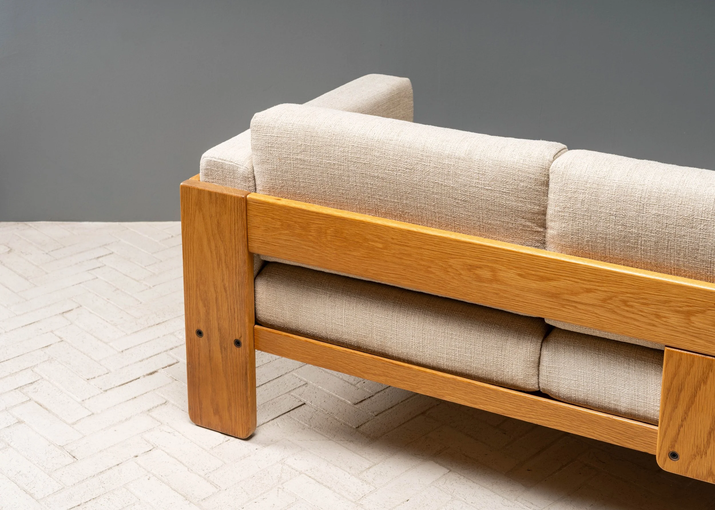 tobia-scarpa-bastiano-oak-sofa-resideinc-10.jpg