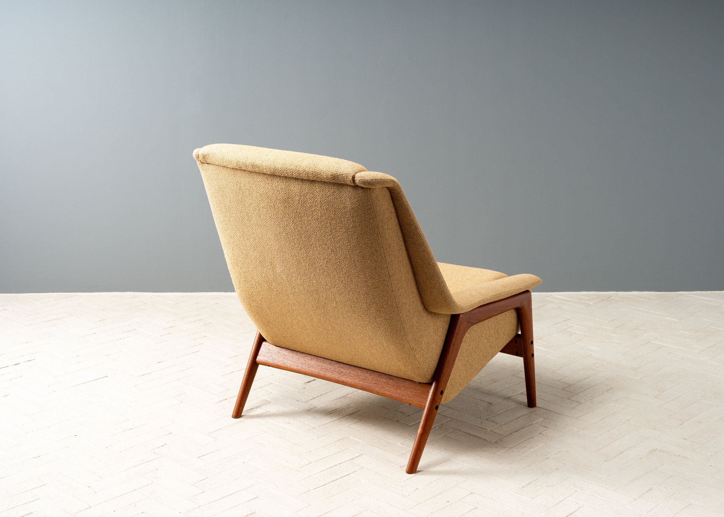 folke-ohlsson-dux-lounge-chair-ottoman-resideinc-8.jpg
