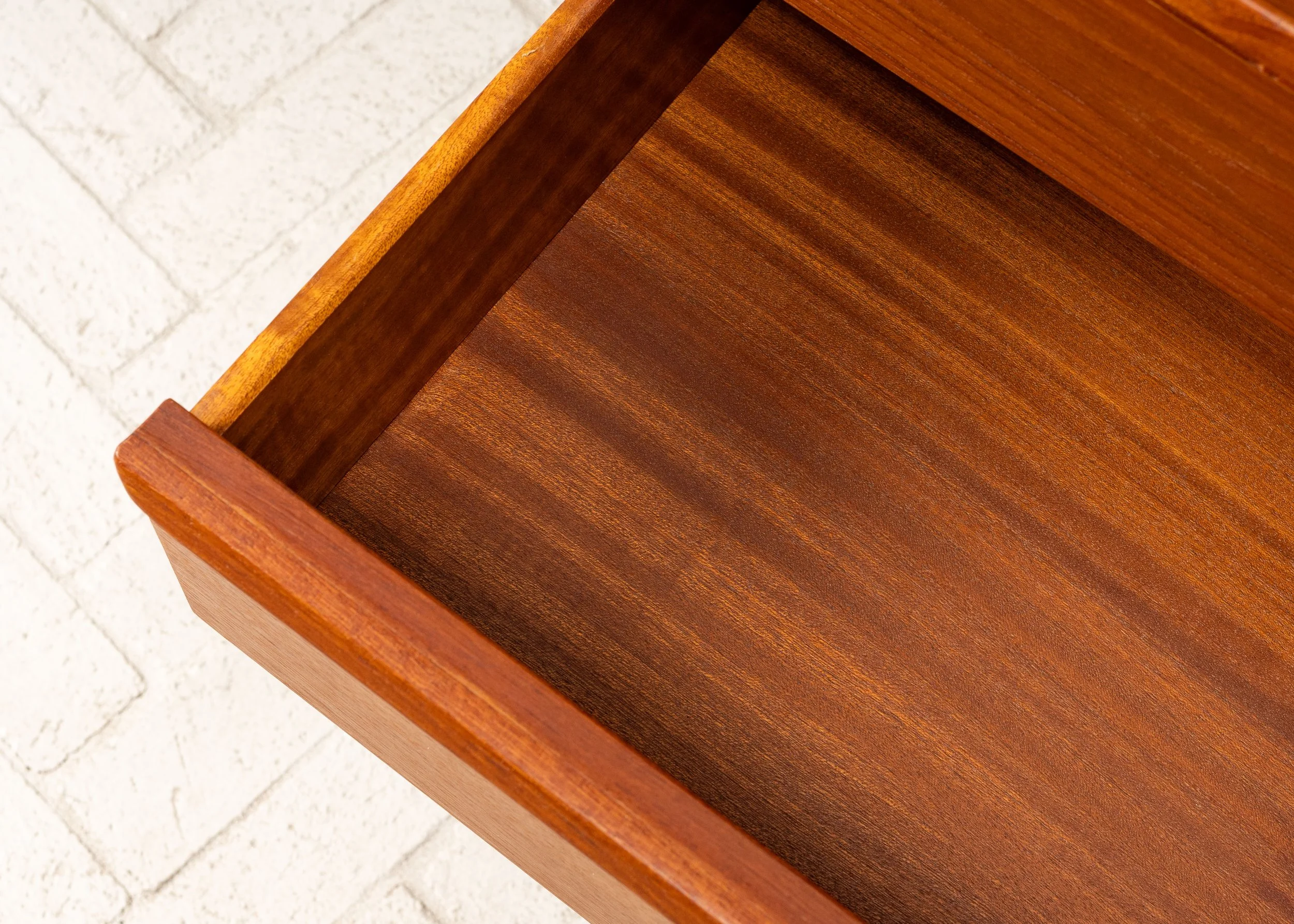 westnofa-teak-mahogany-wardrobe-resideinc-12.jpg