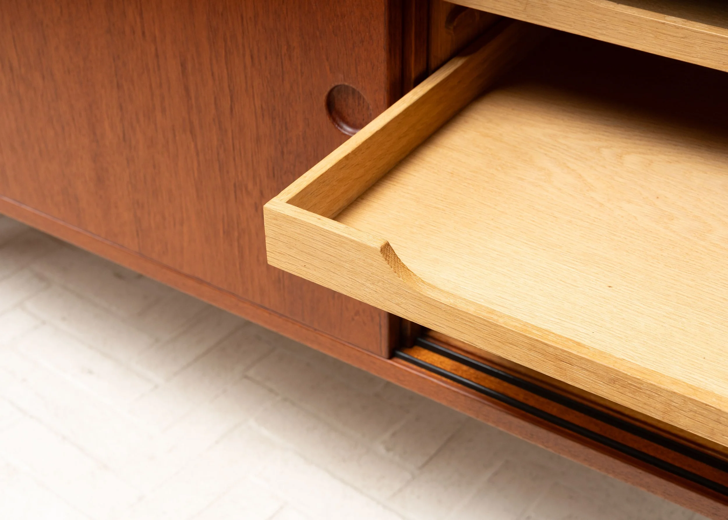 hans-j-wegner-teak-sideboard-resideinc-14.jpg