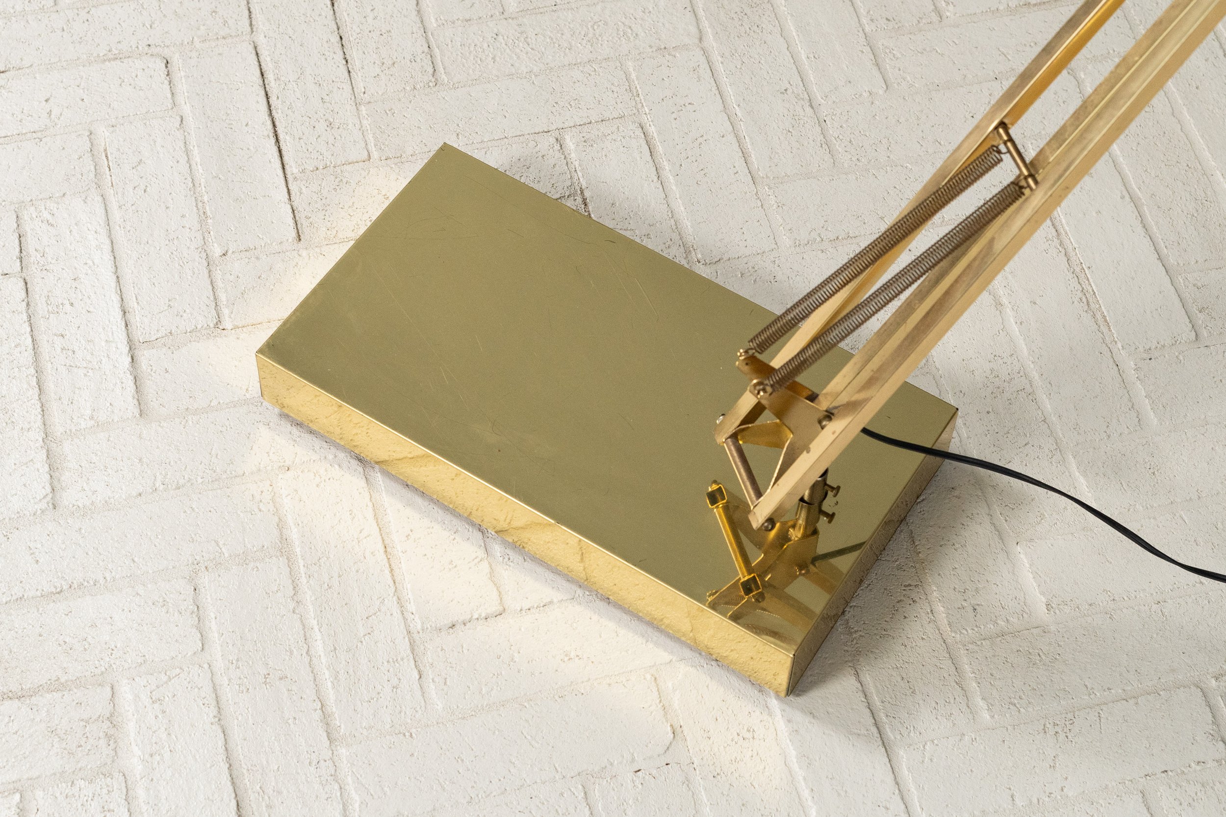 large-luxo-adjustable-lamp-resideinc-11.jpg