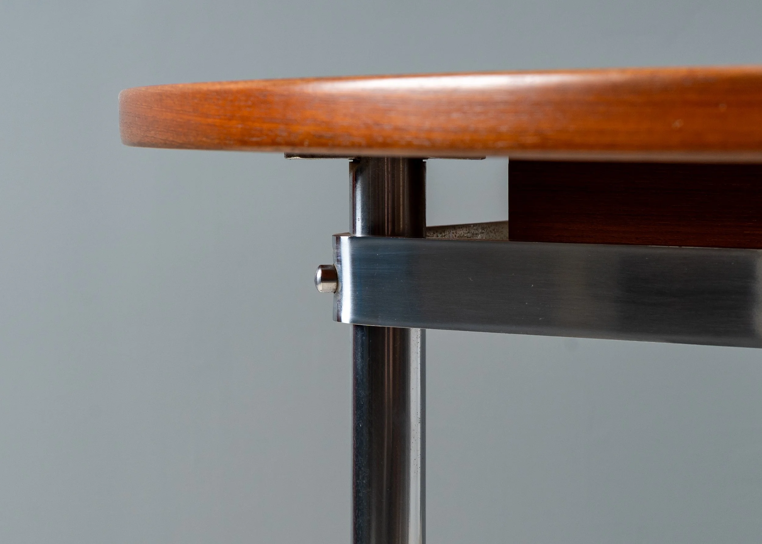 wegner-round-teak-dining-table-resideinc-5.jpg