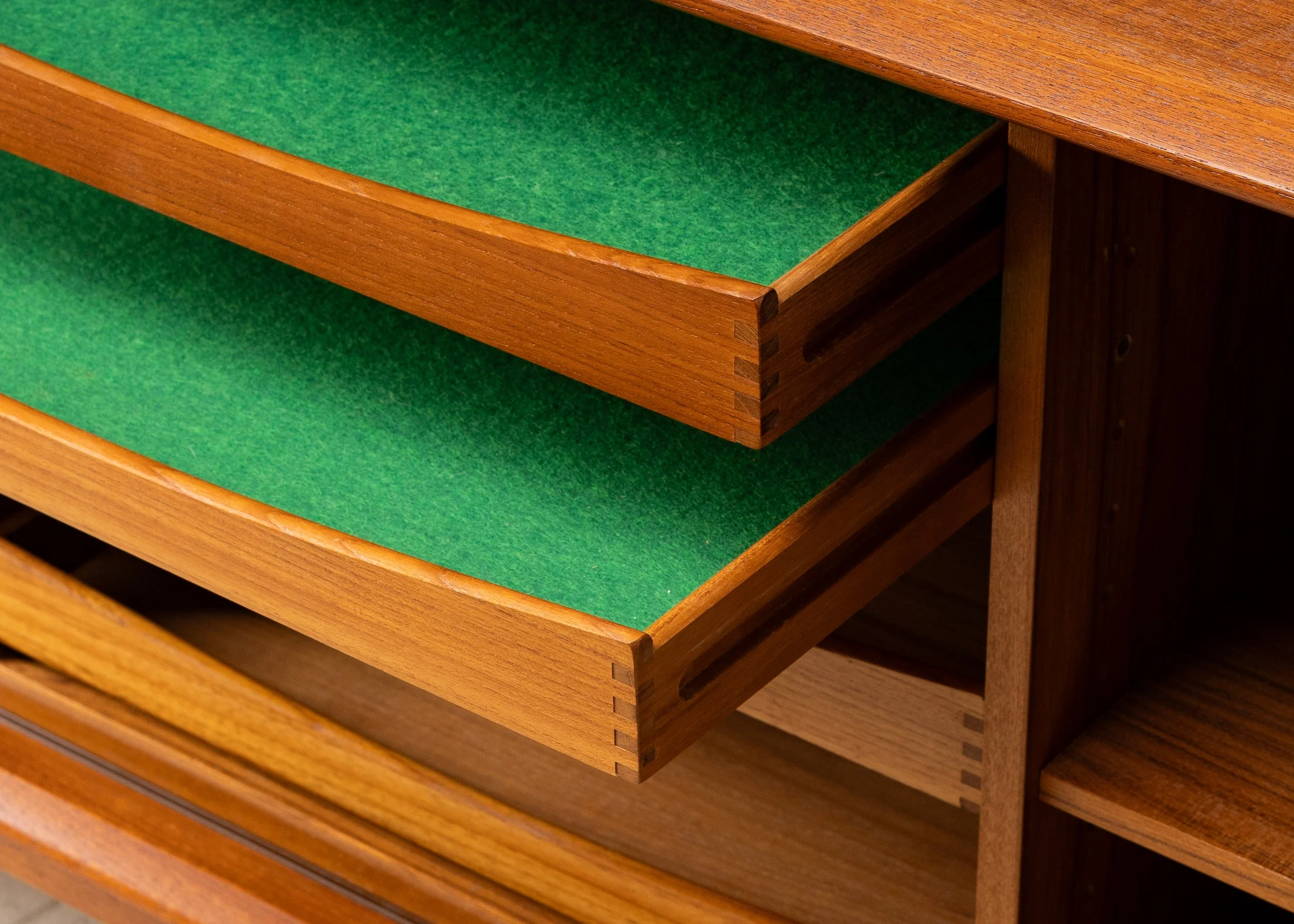 bernhard-pedersen-long-teak-sideboard-resideinc-18.jpg
