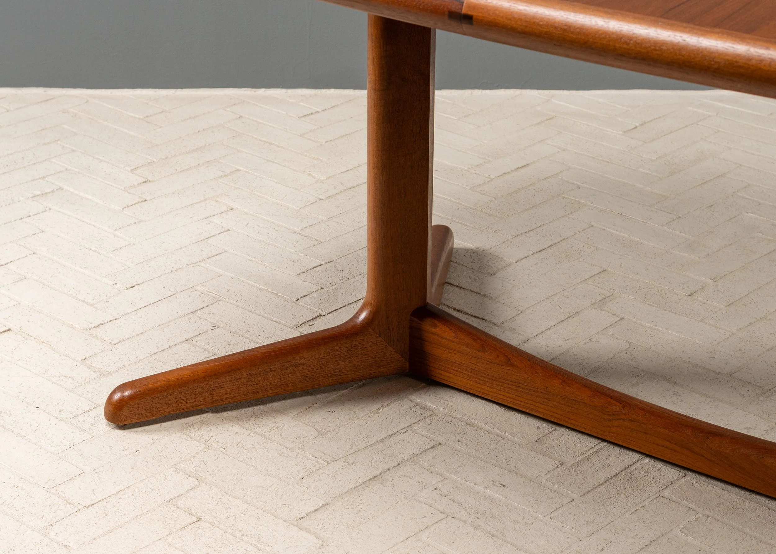 drylund-oval-teak-dining-table-reside-inc-3.jpg
