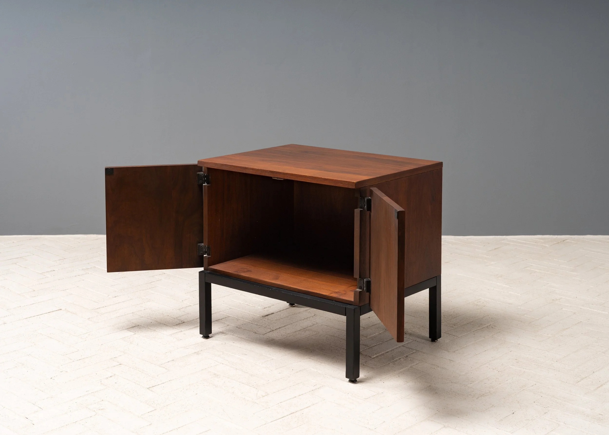 pair-of-milo-baughman-walnut-nightstands-reside-inc-5.jpg