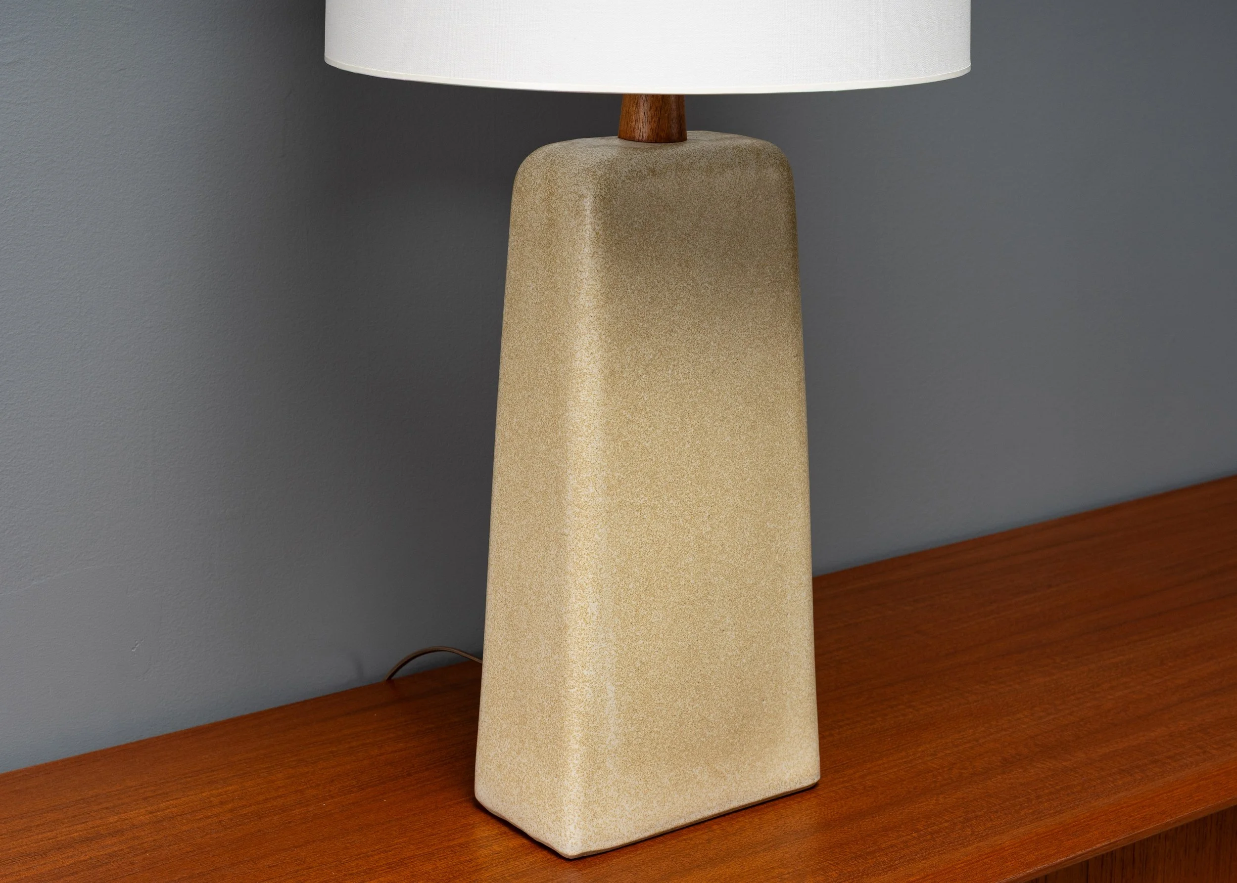large-jane-gordon-martz-table-lamp-resideinc-3.jpg