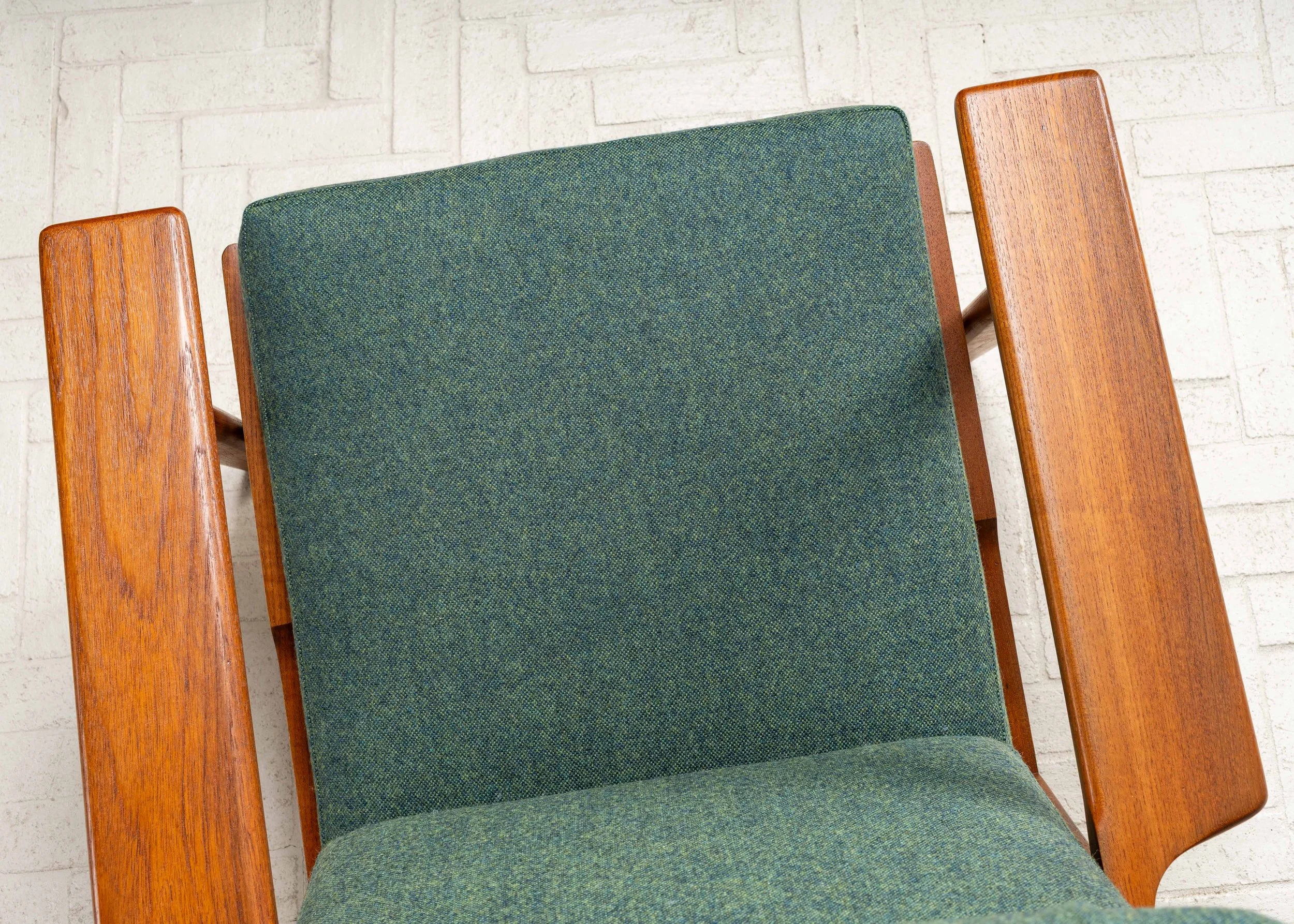 pair-of-wegner-lounge-chairs-resideinc-17.jpg