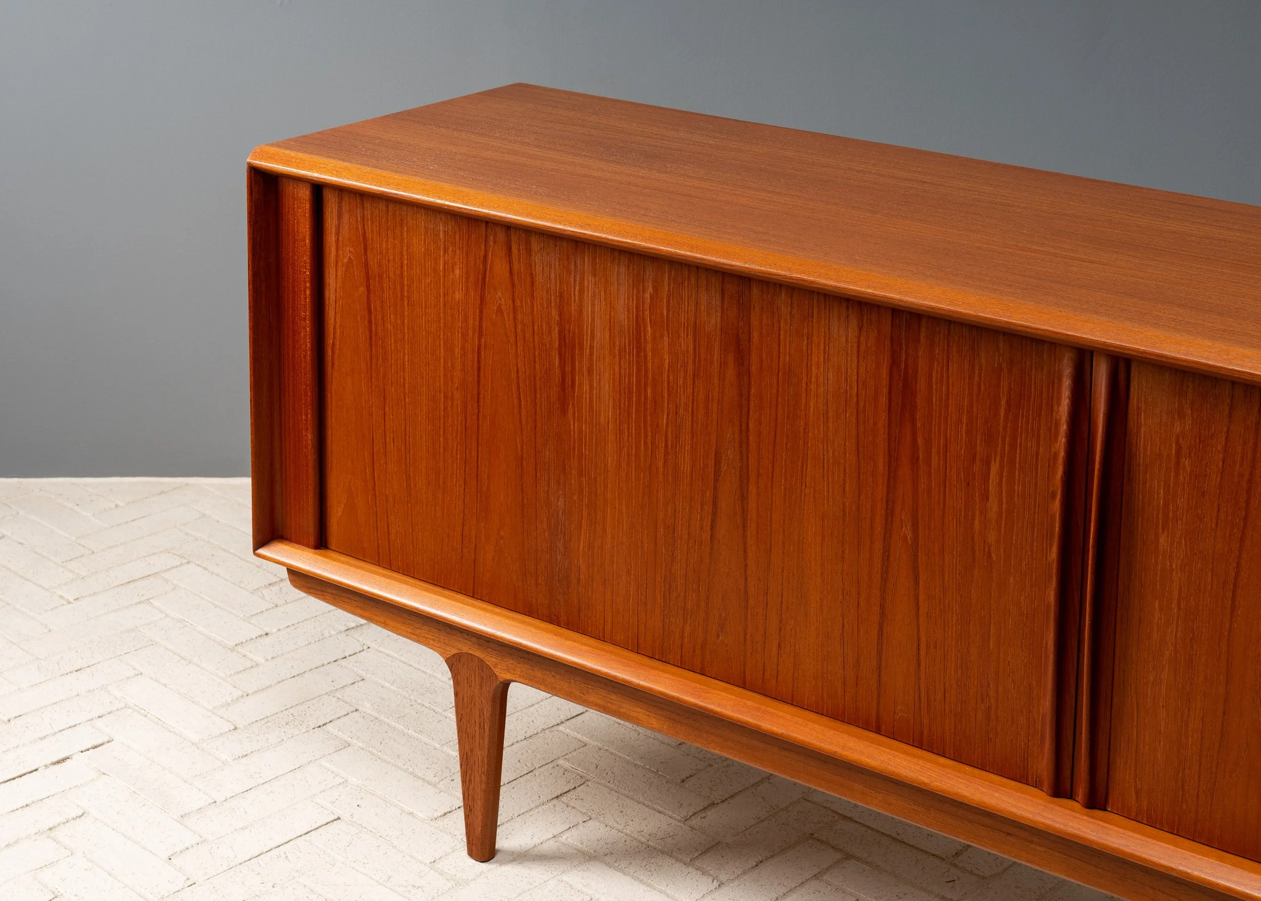 bernhard-pedersen-long-teak-sideboard-resideinc-5.jpg
