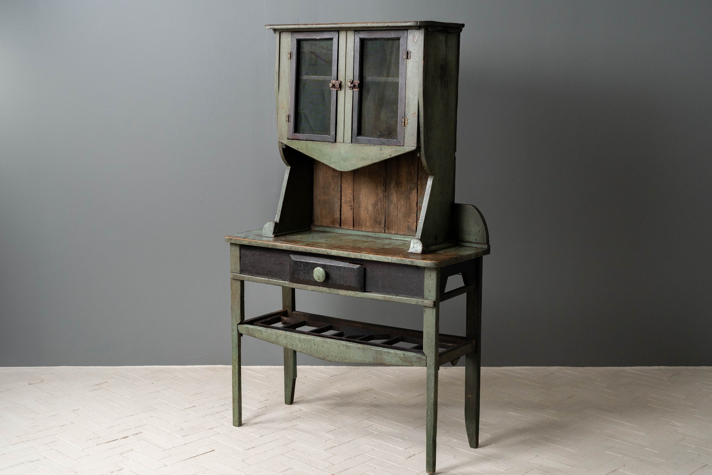 rustic-hutch-resideinc-2.jpg