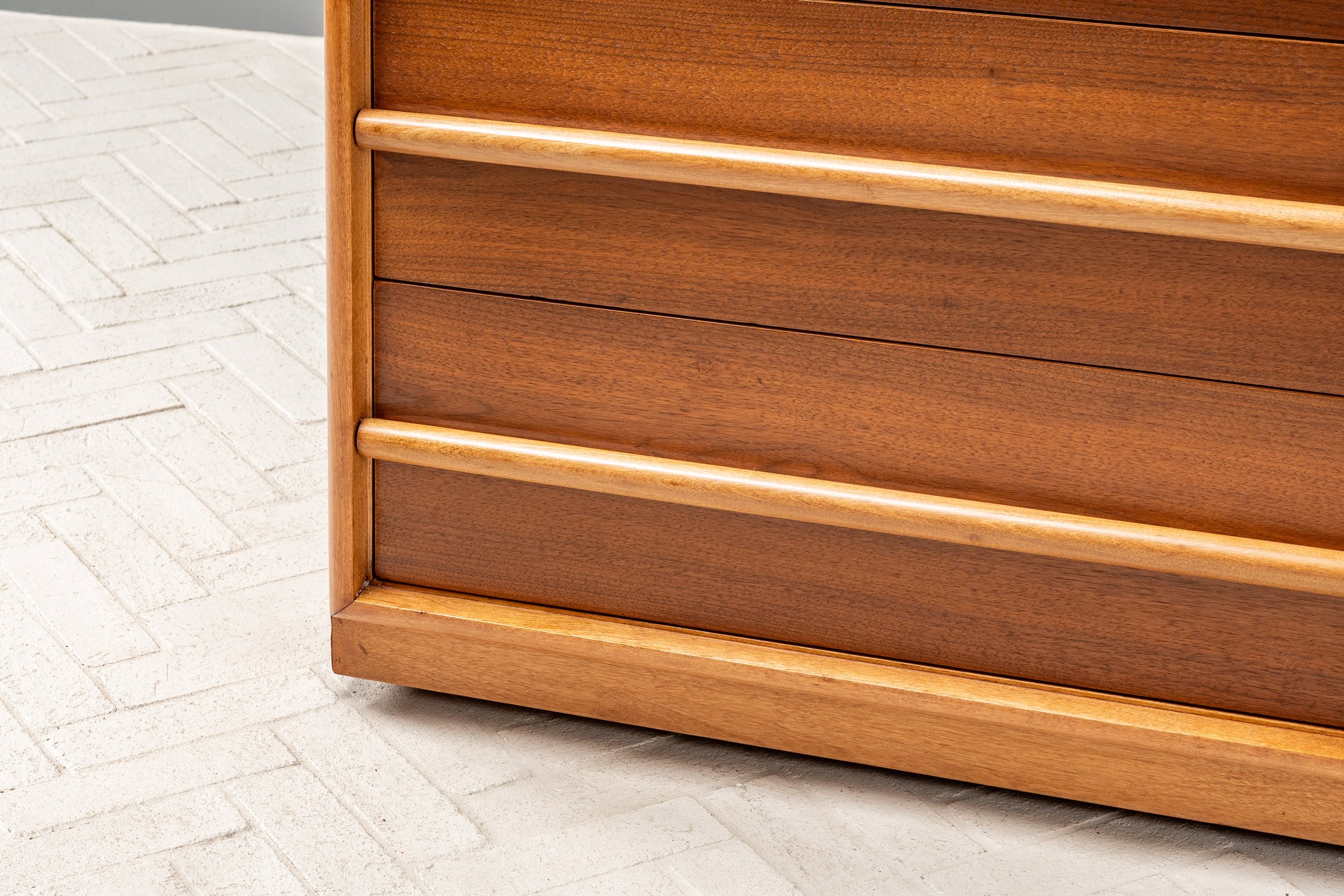 th-robsjohn-gibbings-walnut-chest-resideinc-4.jpg