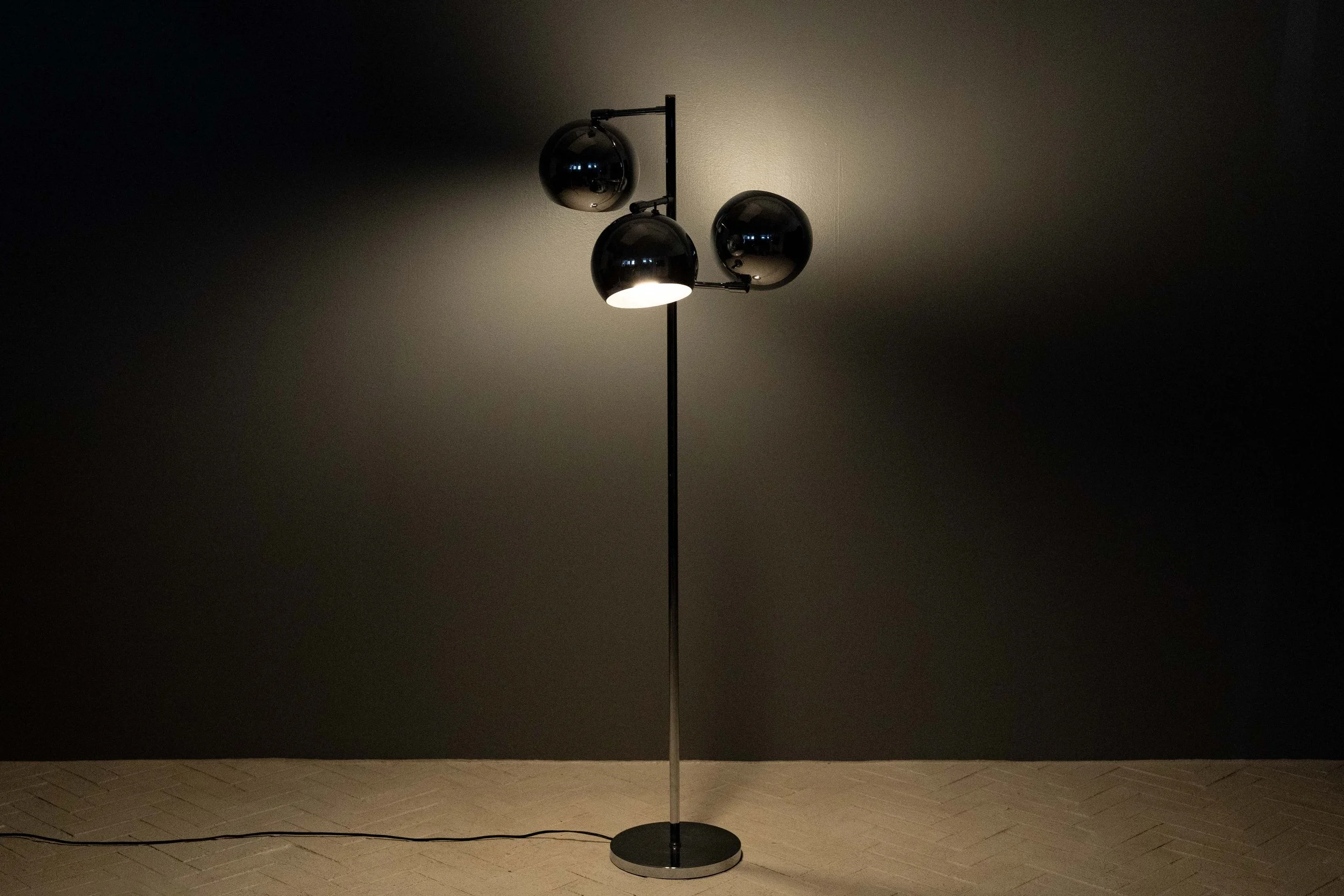 sonneman-chrome-orbiter-floor-lamp-resideinc-13.jpg