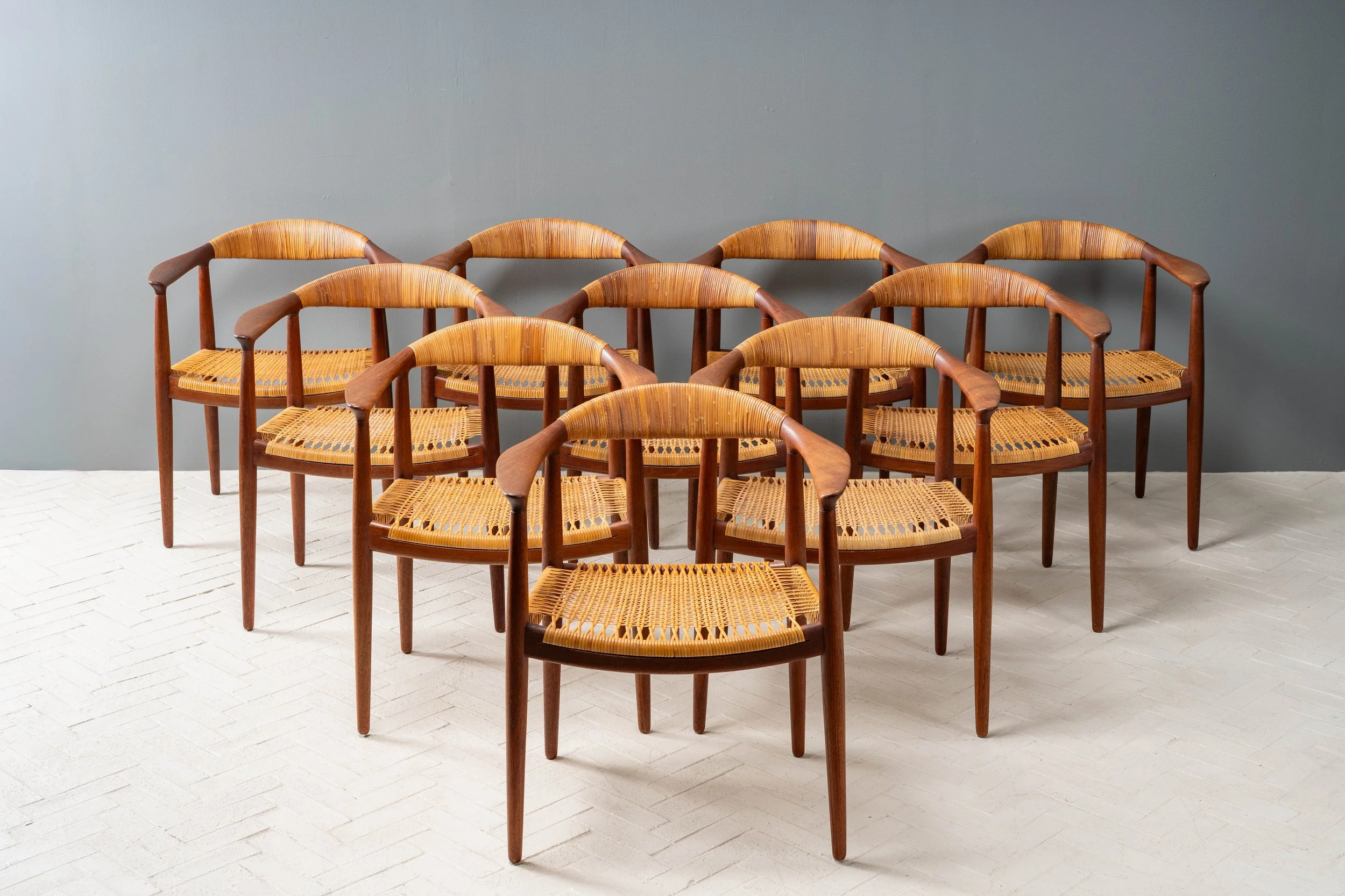 set-of-ten-hans-wegner-teak-round-chairs-resideinc-50.jpg