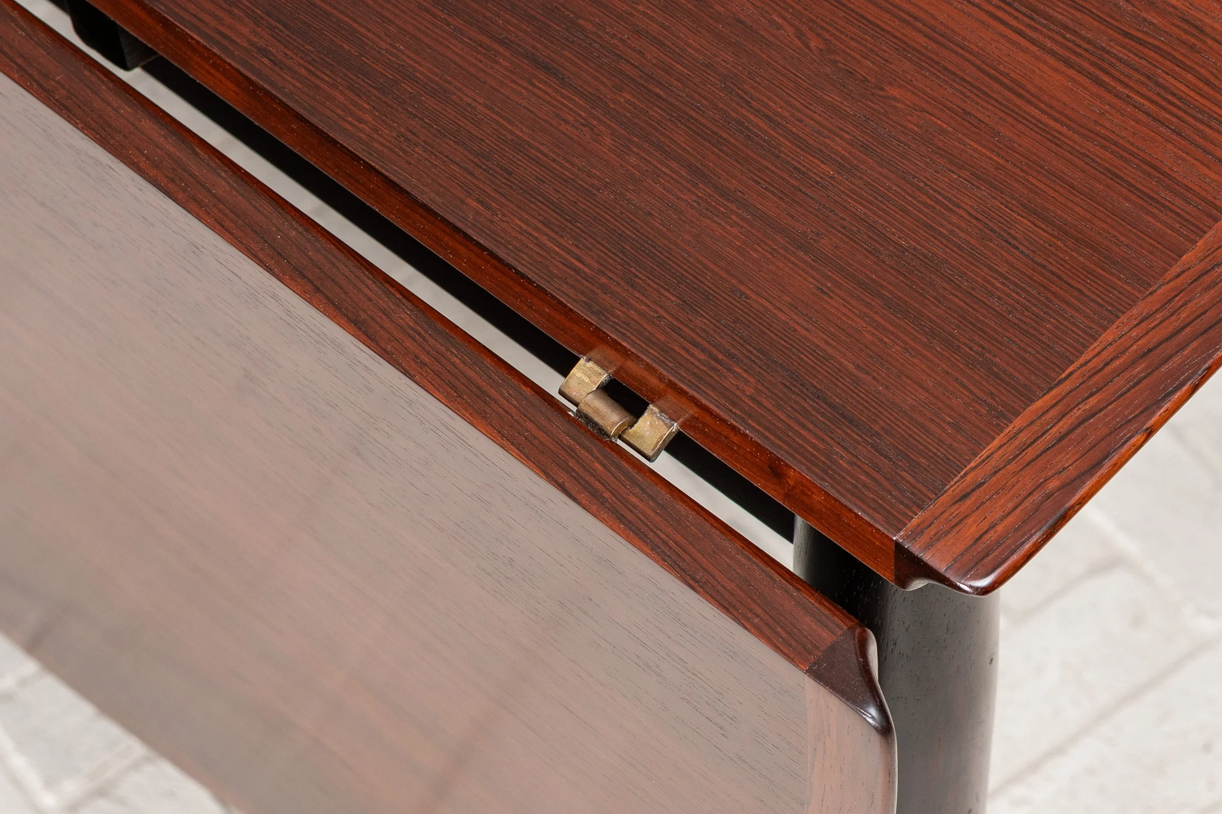 arne-vodder-model-227-rosewood-dining-table-resideinc-19.jpg