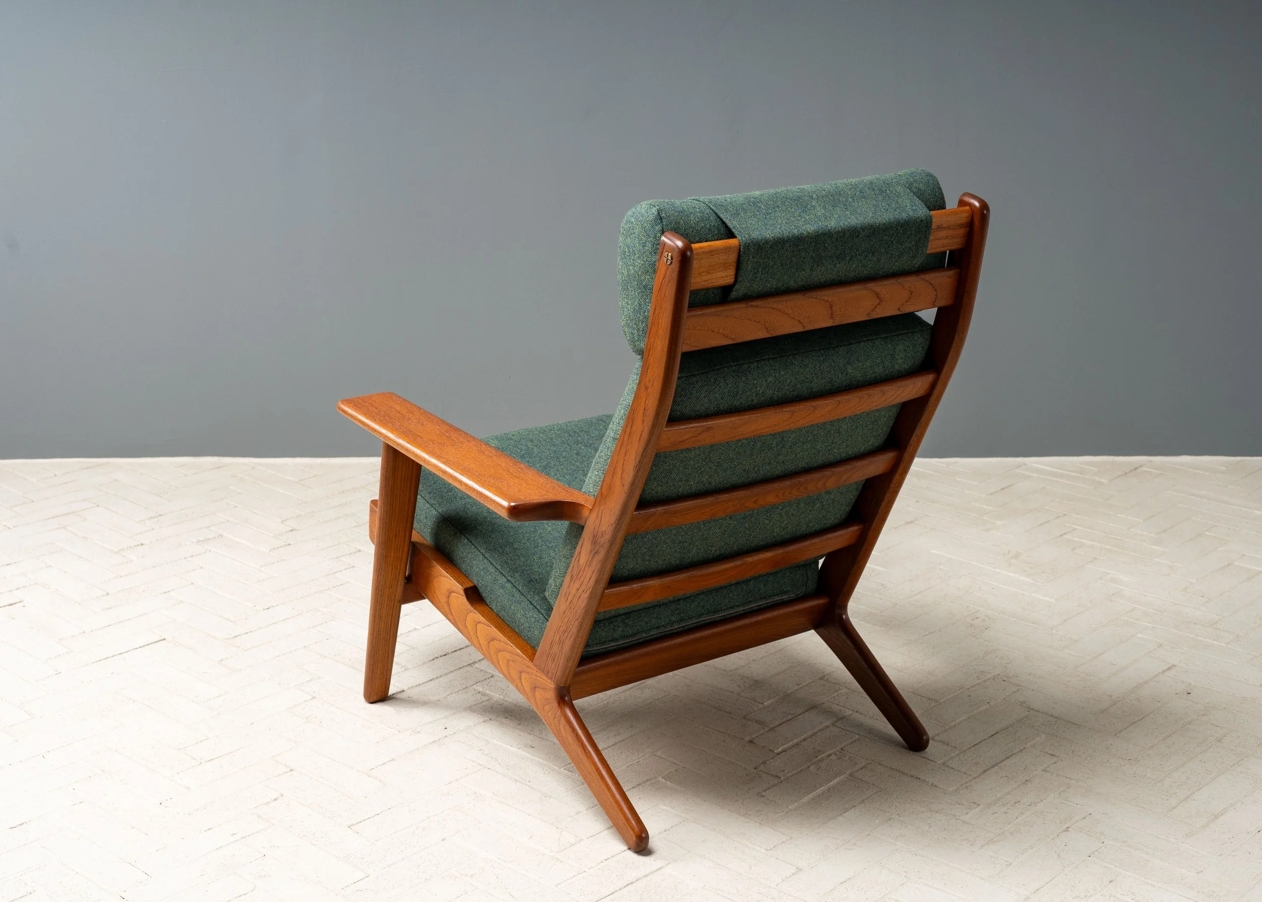 pair-of-wegner-lounge-chairs-resideinc-14.jpg