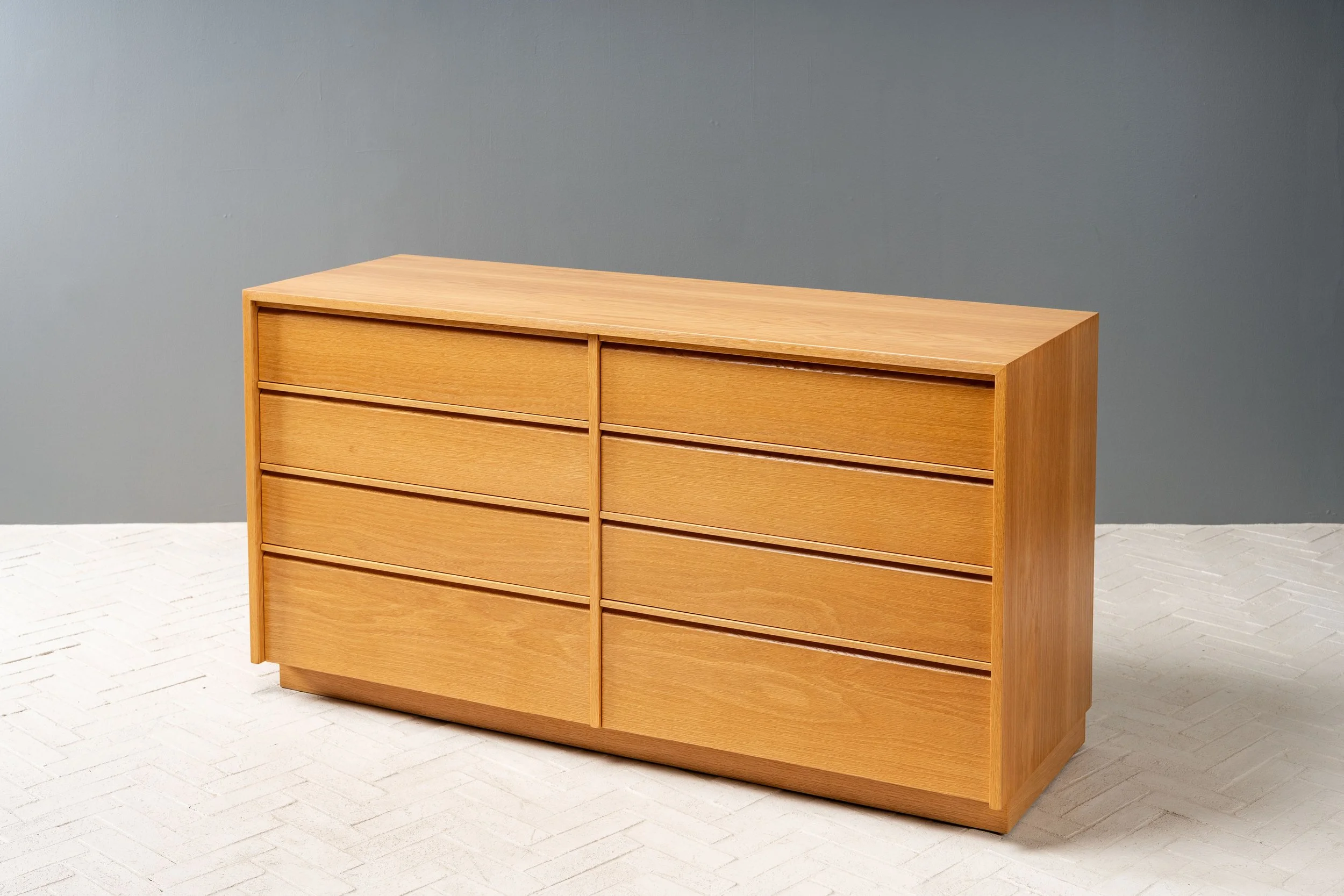 charles-webb-sixties-series-oak-chest-aug2025-resideinc-3.jpg