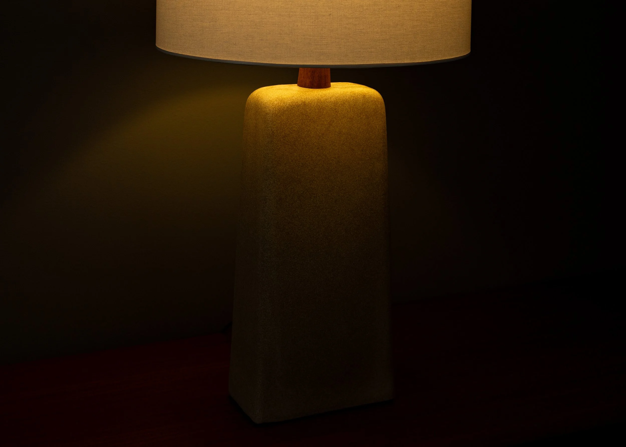 large-jane-gordon-martz-table-lamp-resideinc-9.jpg