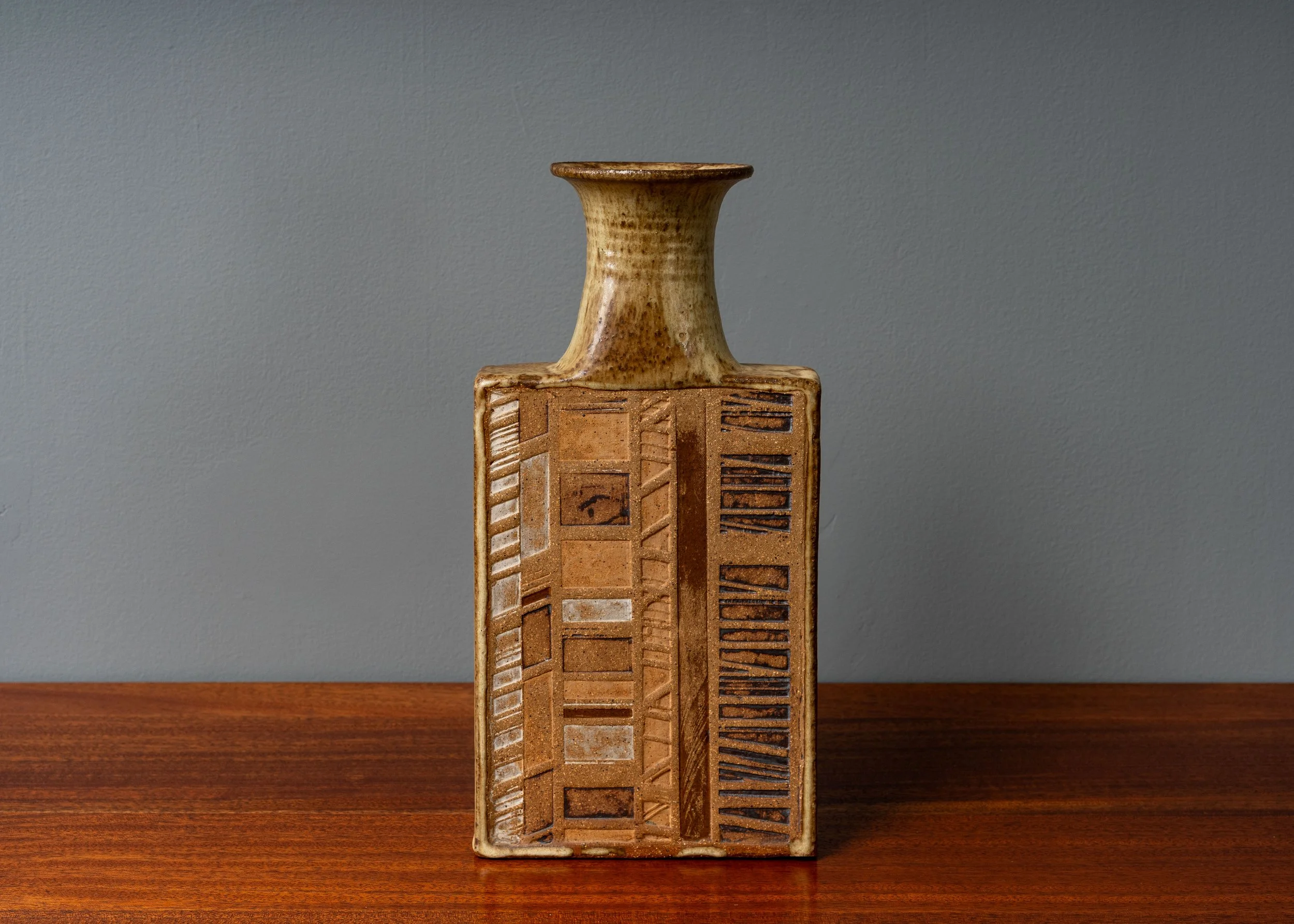 william-wyman-large-ceramic-slab-vase-reside-inc-3.jpg