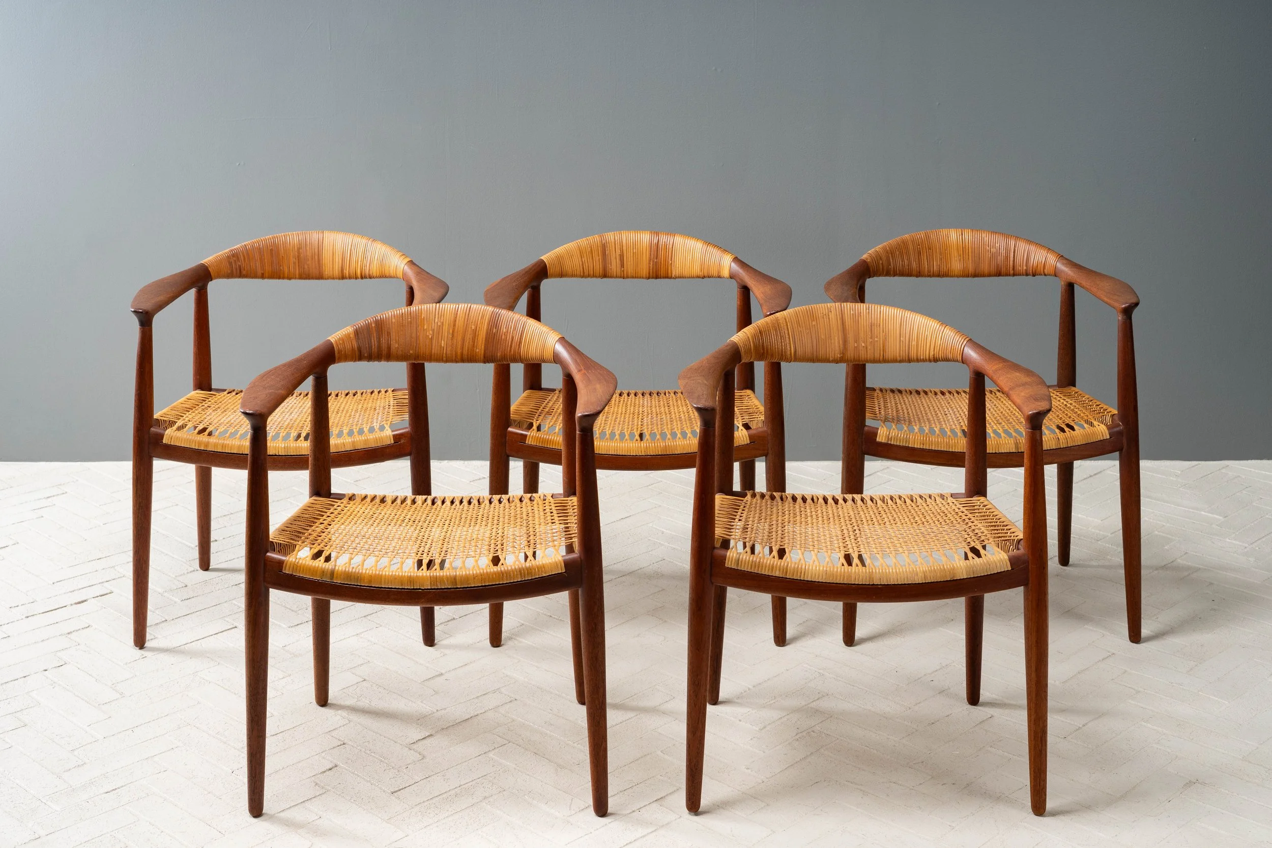 set-of-ten-hans-wegner-teak-round-chairs-resideinc-32.jpg