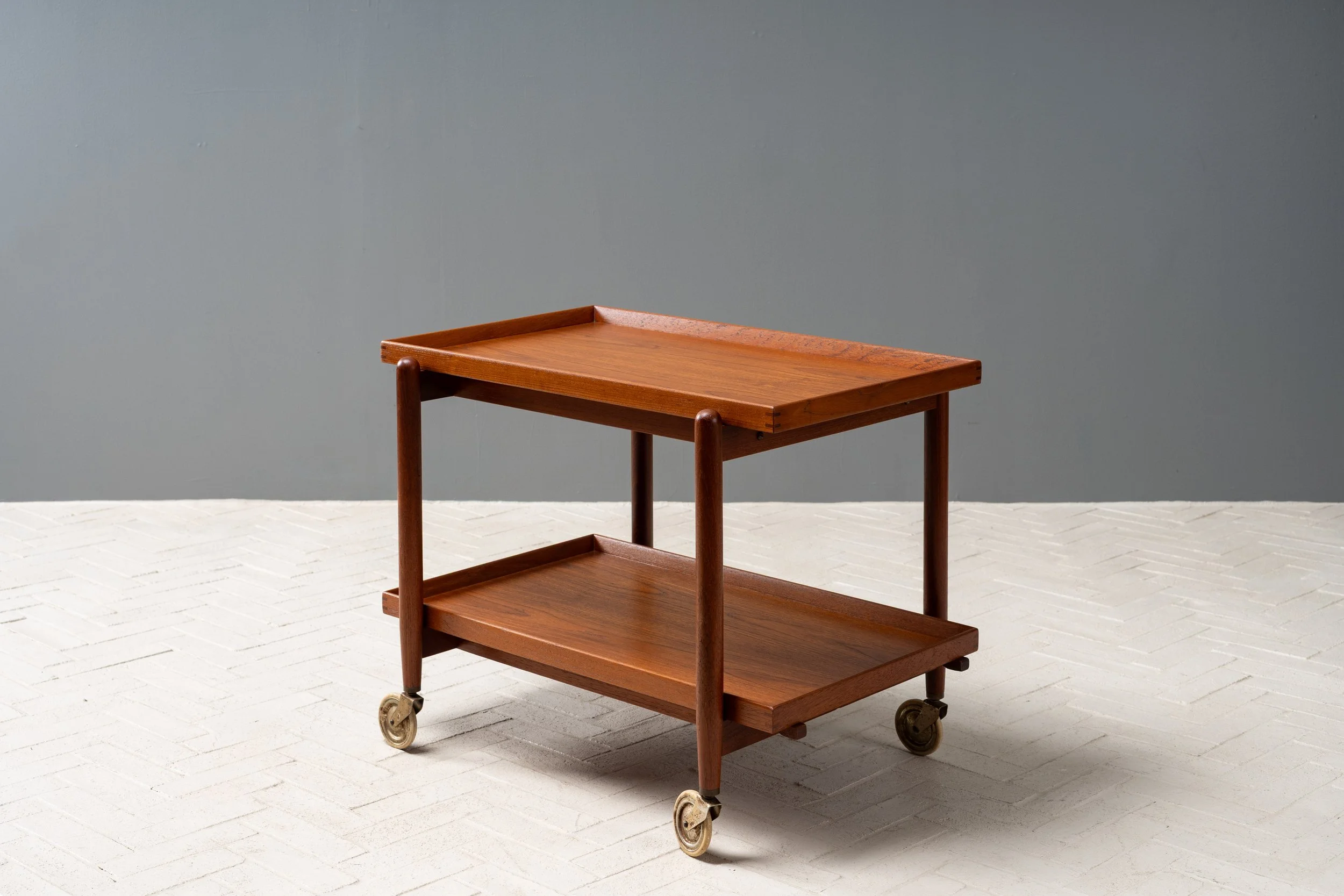 poul-hundevad-teak-bar-cart-aug2025-resideinc-3.jpg